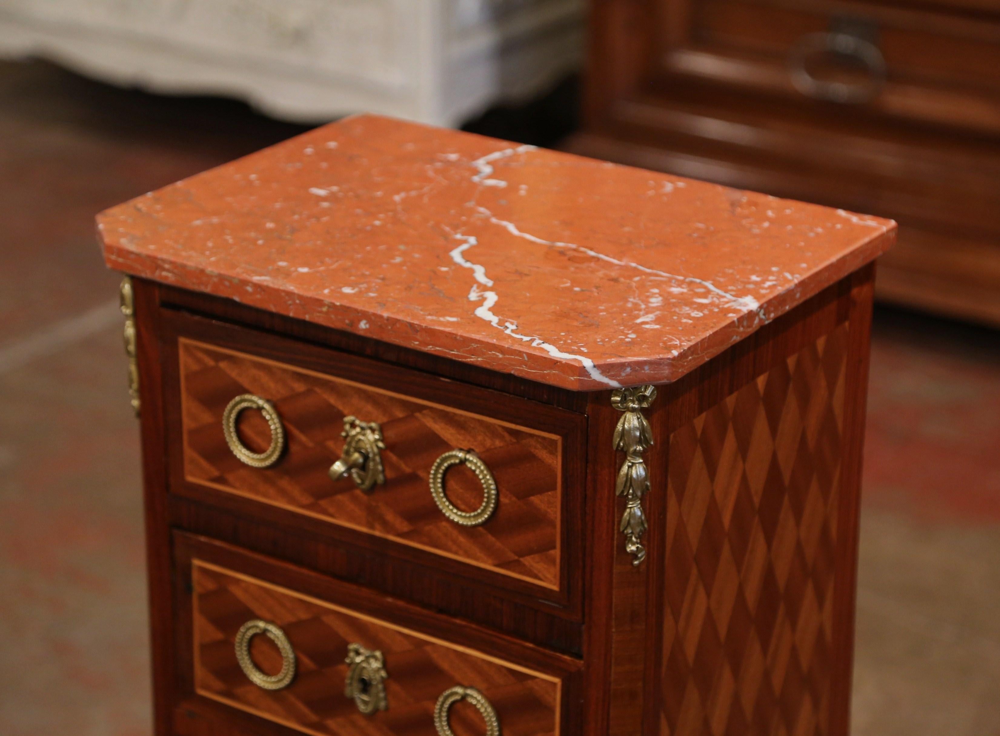Early 20th Century French Louis XV Walnut Four-Drawer Chest with Red Marble Top 4