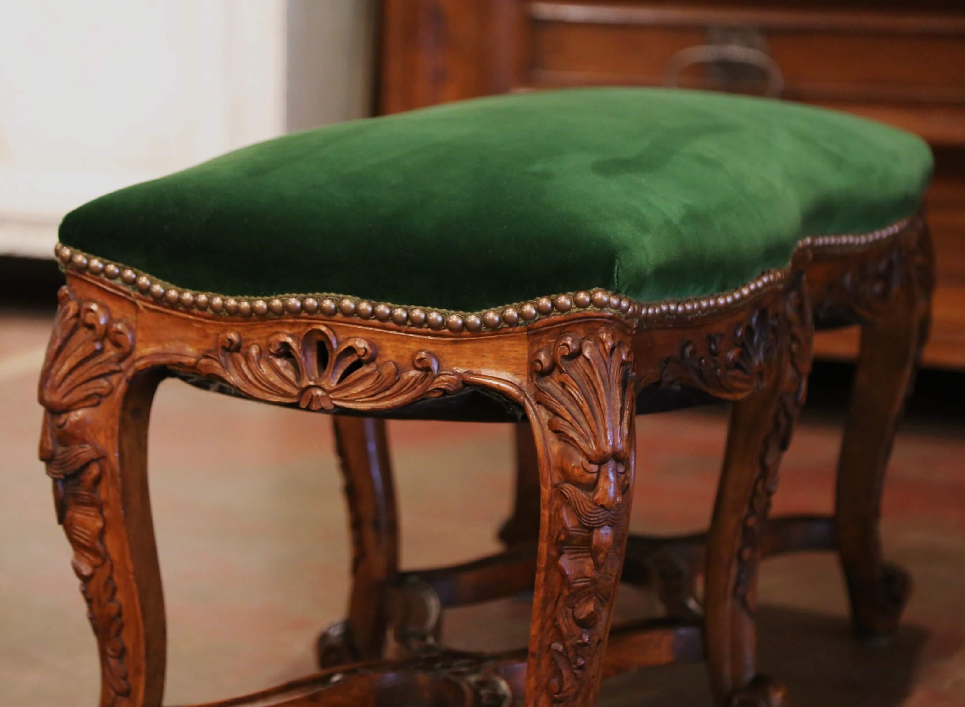 Early 20th Century French Louis XV Walnut Two Seat Bench with Green Velvet 4