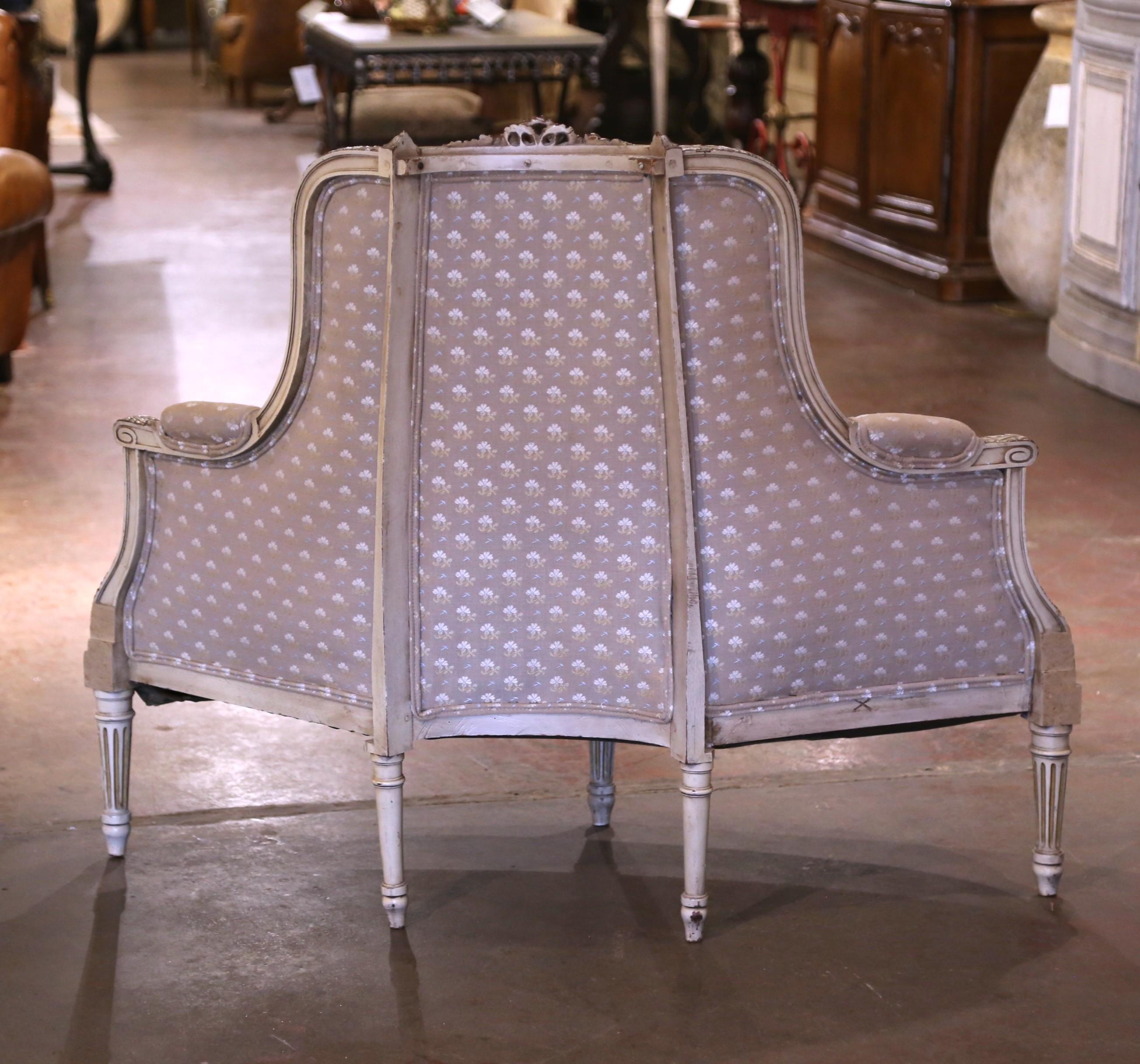 Early 20th Century French Louis XVI Carved and Painted Bergere Bench Chair For Sale 2