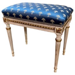 Early 20th Century French Louis XVI Carved and Parcel Gilt Stool