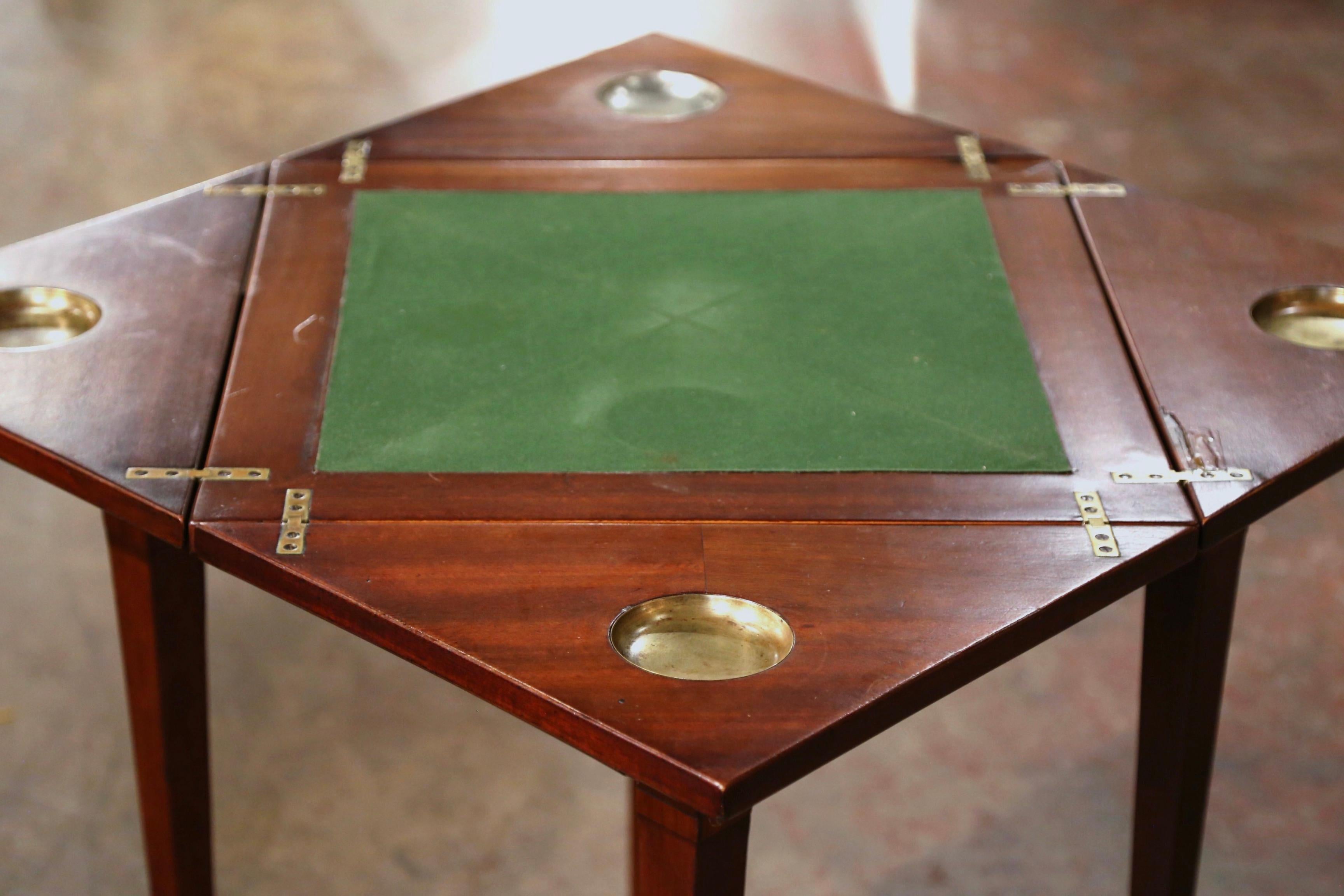 Anfang des 20. Jahrhunderts Französisch Louis XVI geschnitzt Mahagoni Serviette Folding Spieltisch (Louis XVI.) im Angebot