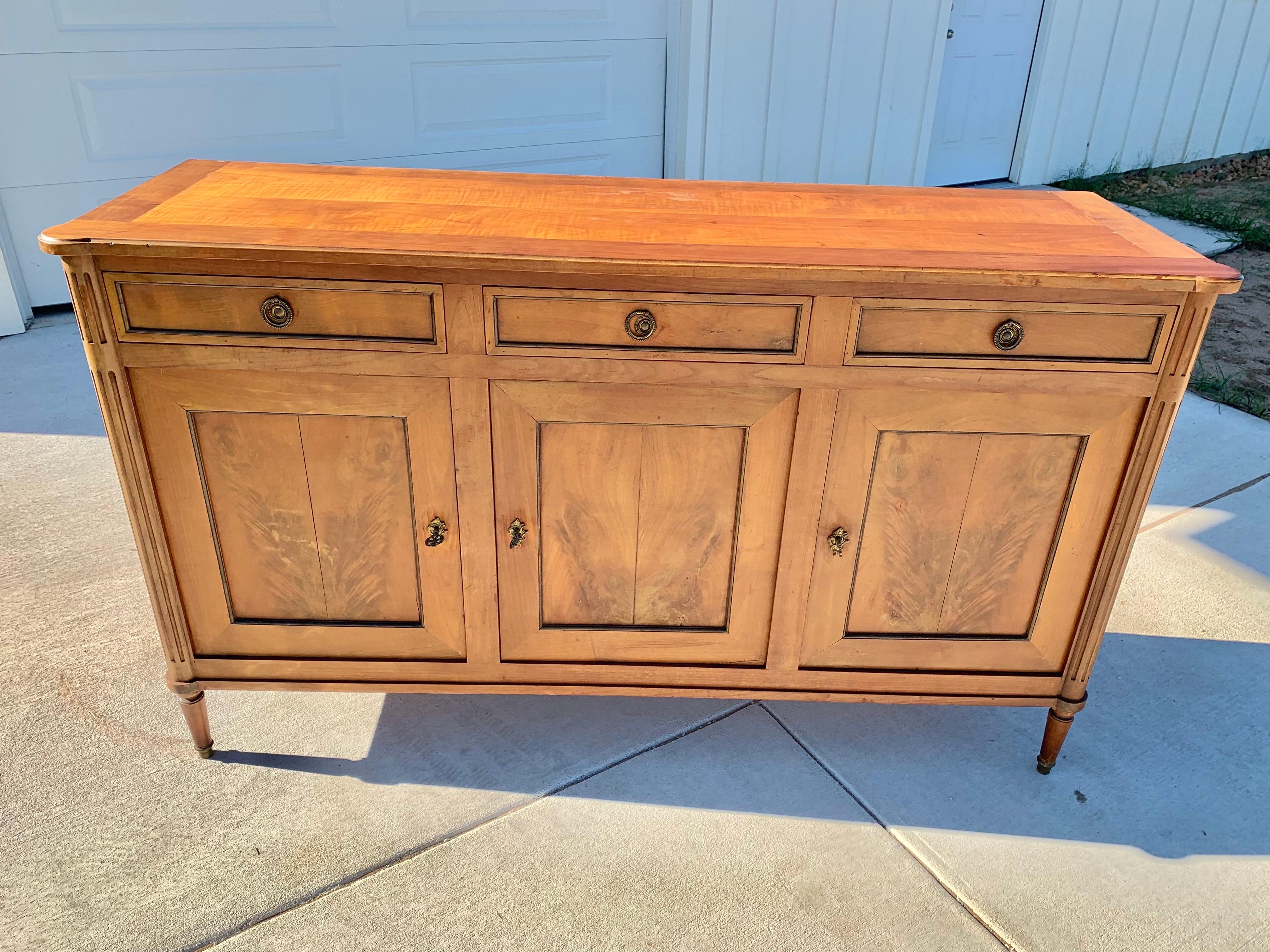 Early 20th Century French Louis XVI Cherrywood Buffet 3