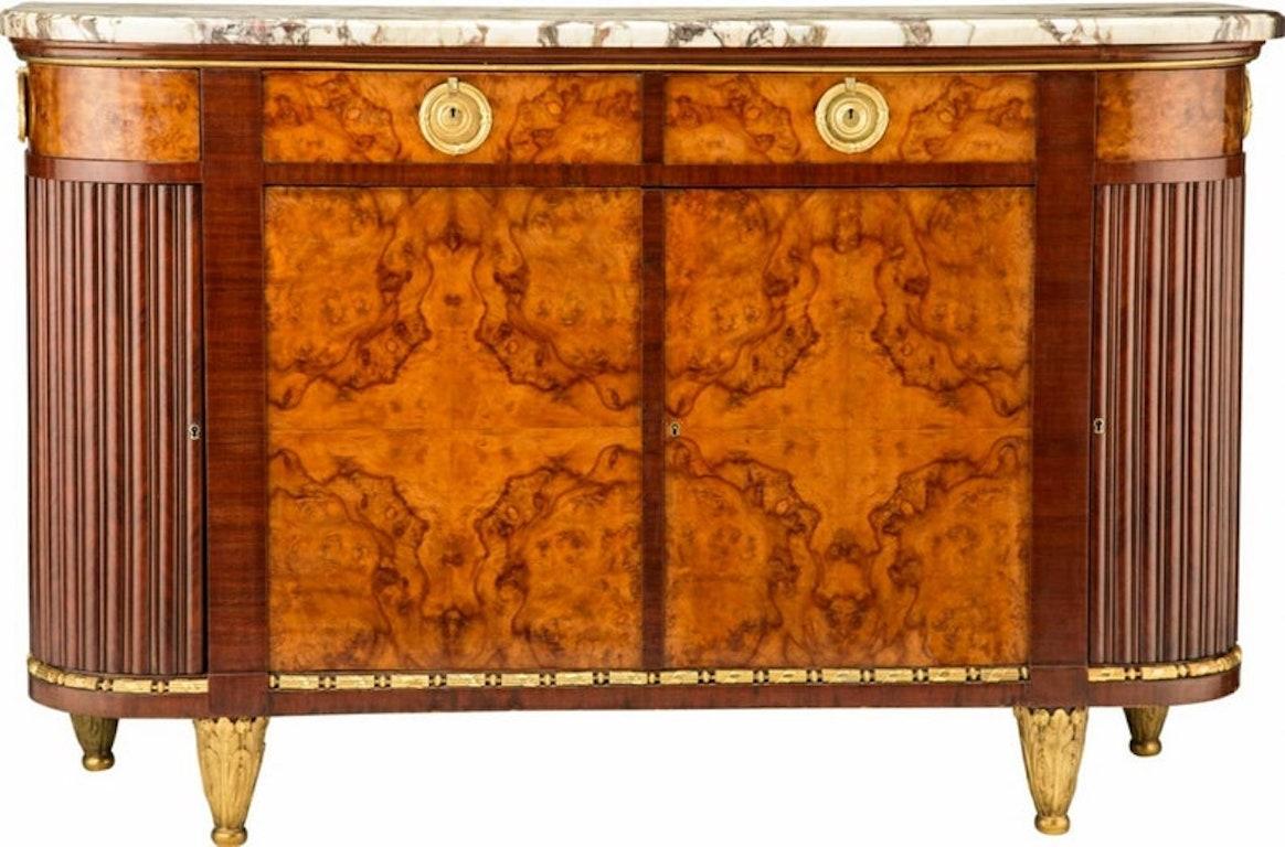 Early 20th Century French Louis XVI Gilt Bronze Mounted Mahogany Credenza For Sale 3