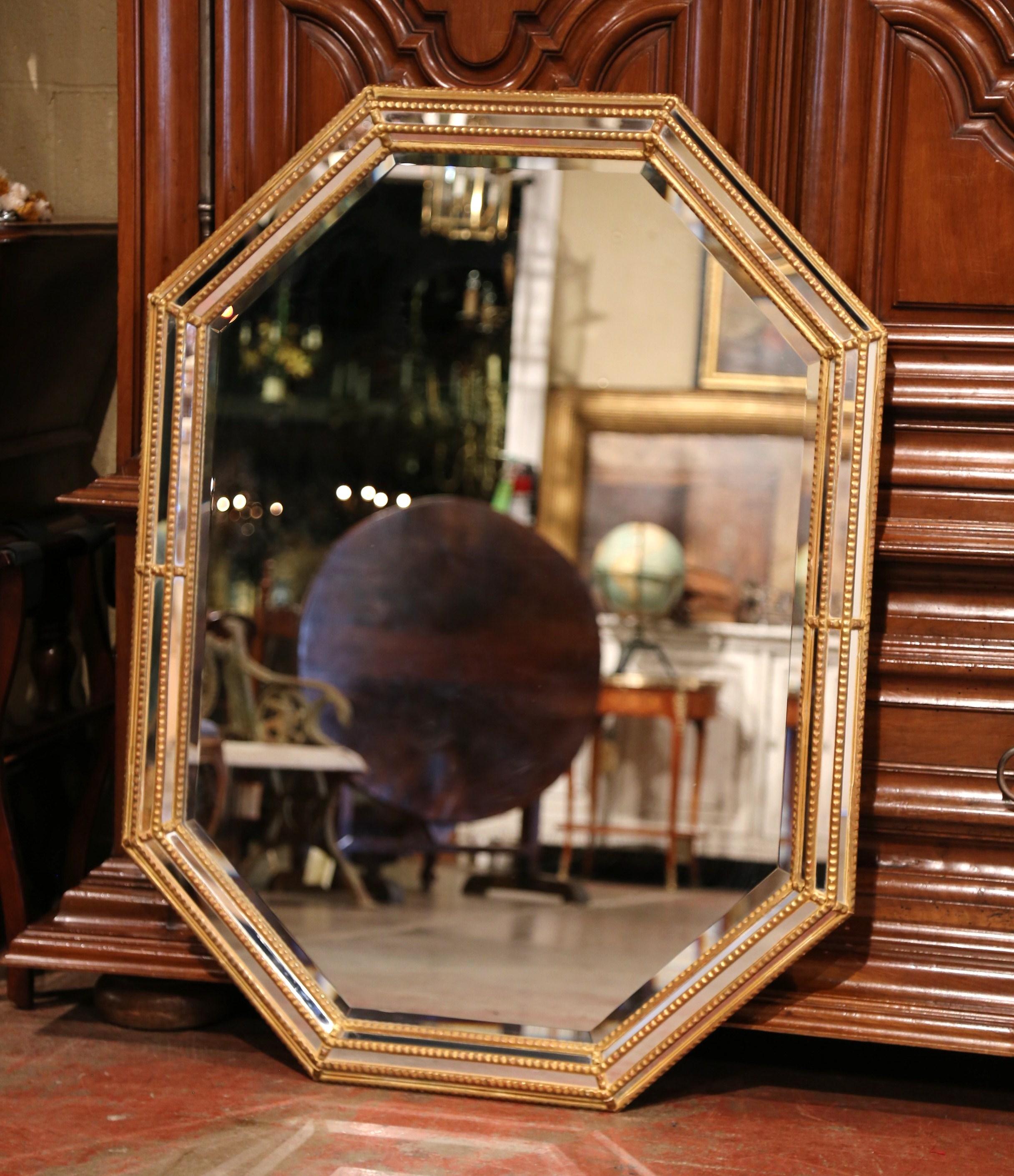 Early 20th Century French Louis XVI Octagonal Carved Giltwood Wall Mirror 3