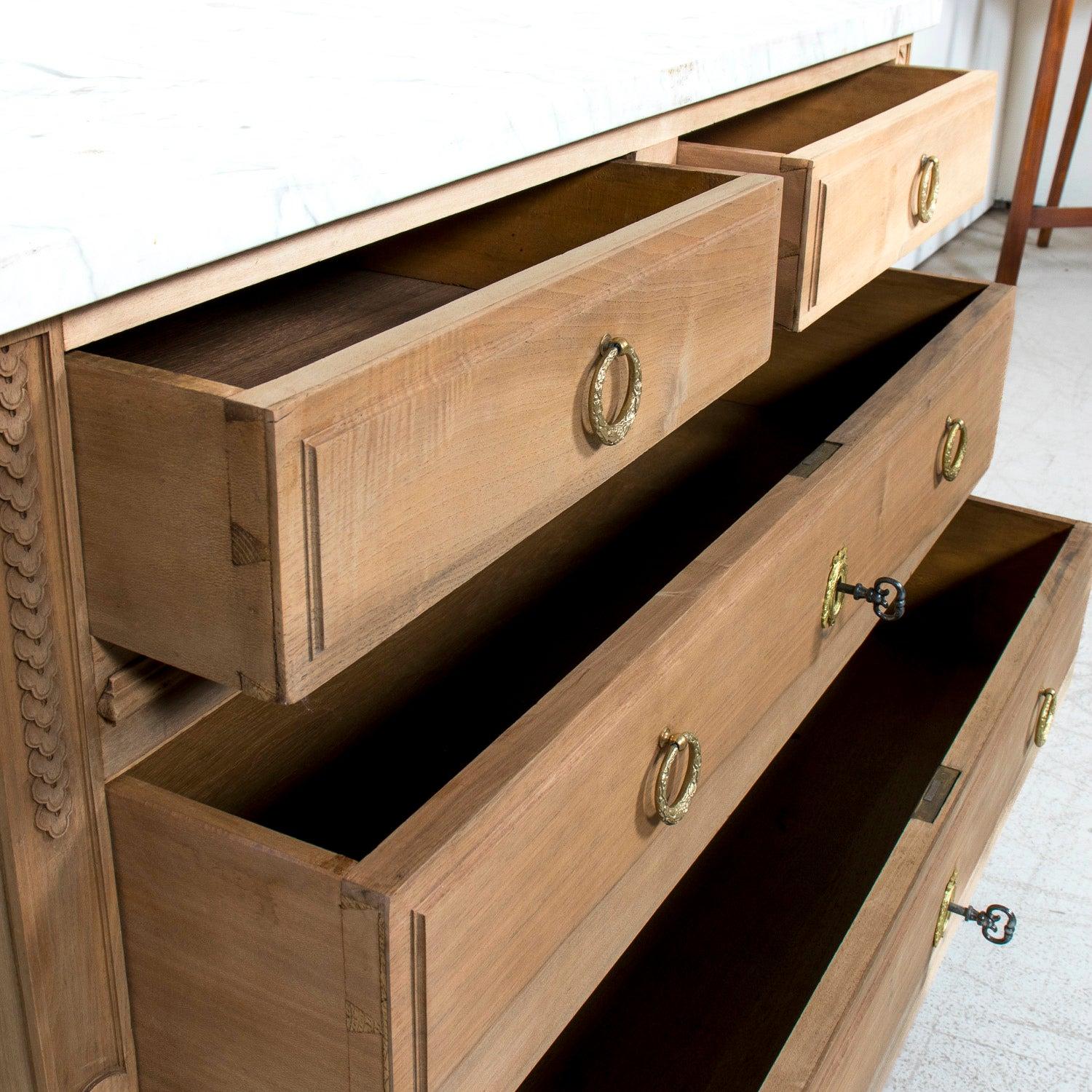 Early 20th Century French Louis XVI Style Bleached Walnut Four-Drawer Commode For Sale 12