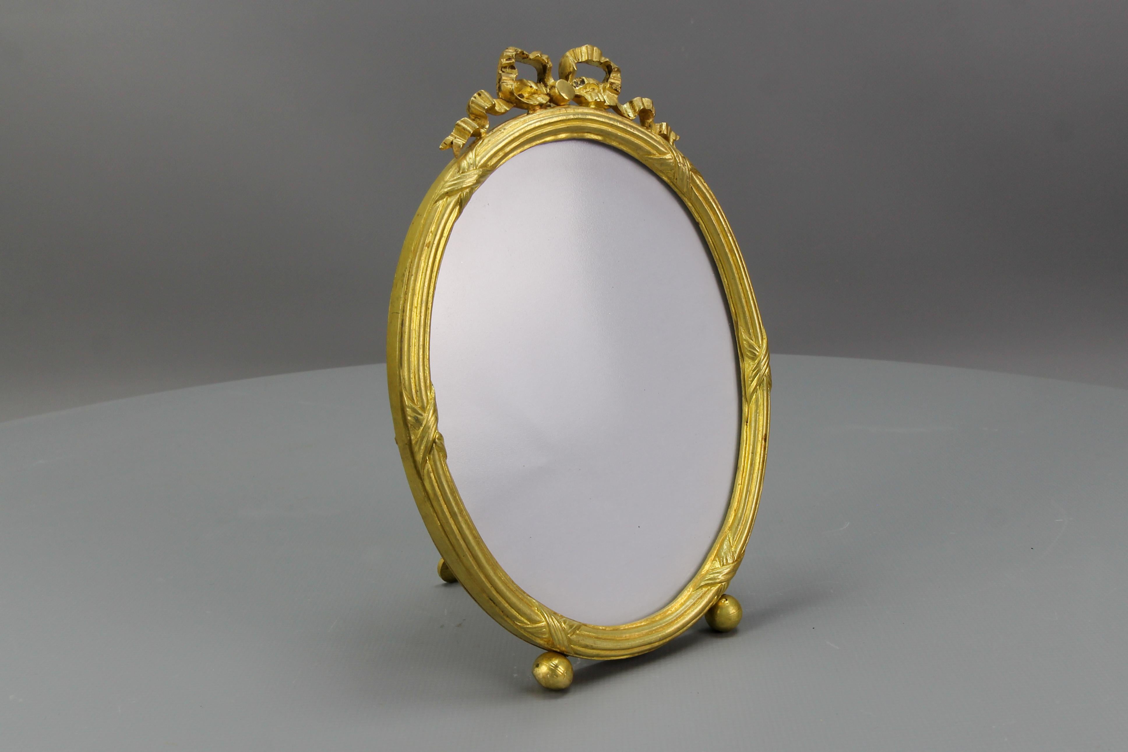 bronze oval picture frames