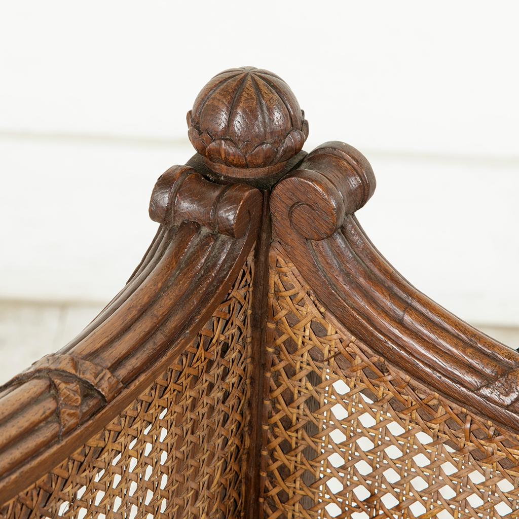 Early 20th Century French Louis XVI Style Carved Oak Banquette Bench with Caning 5