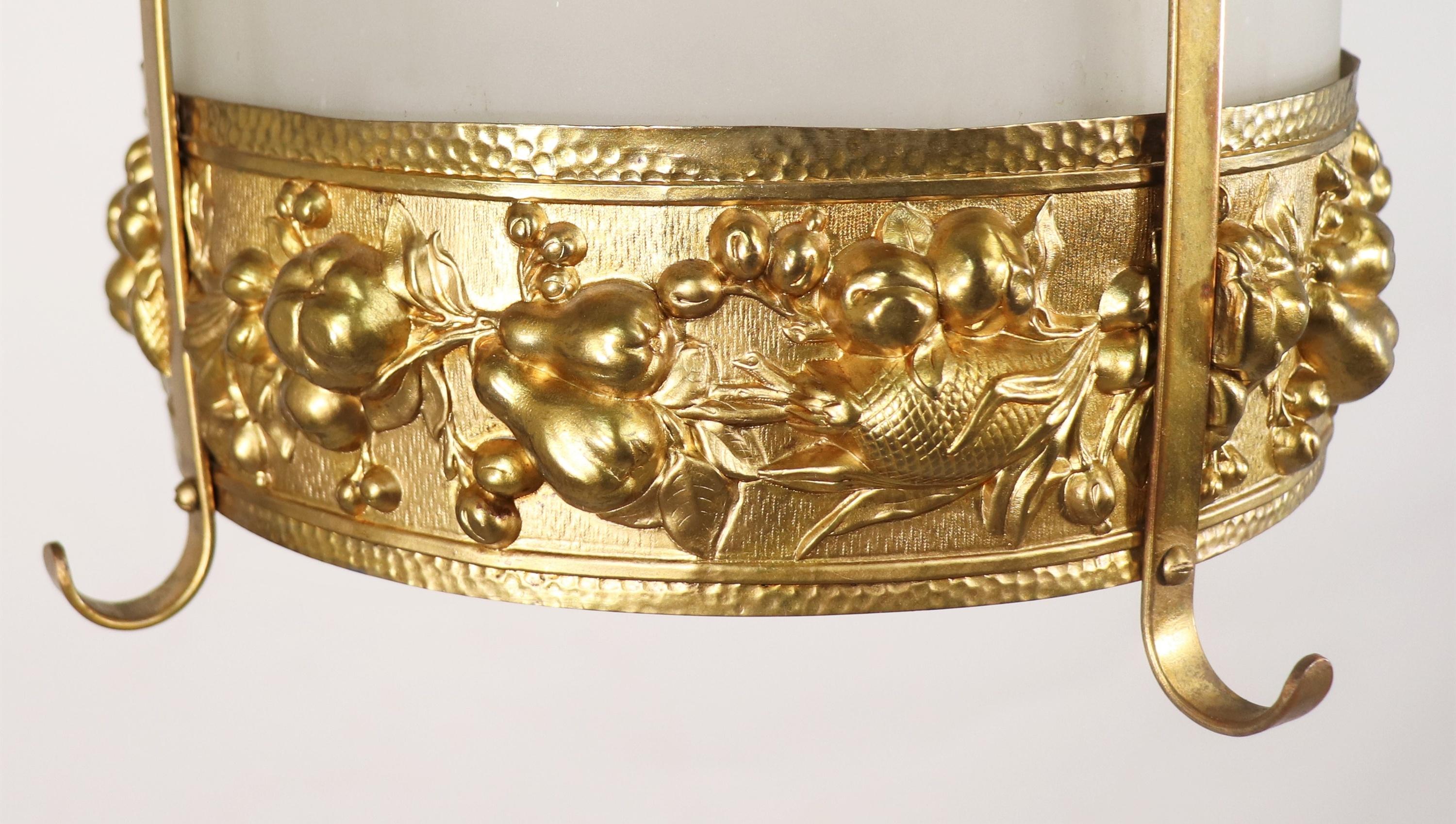 Farol de latón dorado estilo Luis XVI francés de principios del siglo XX en venta 4