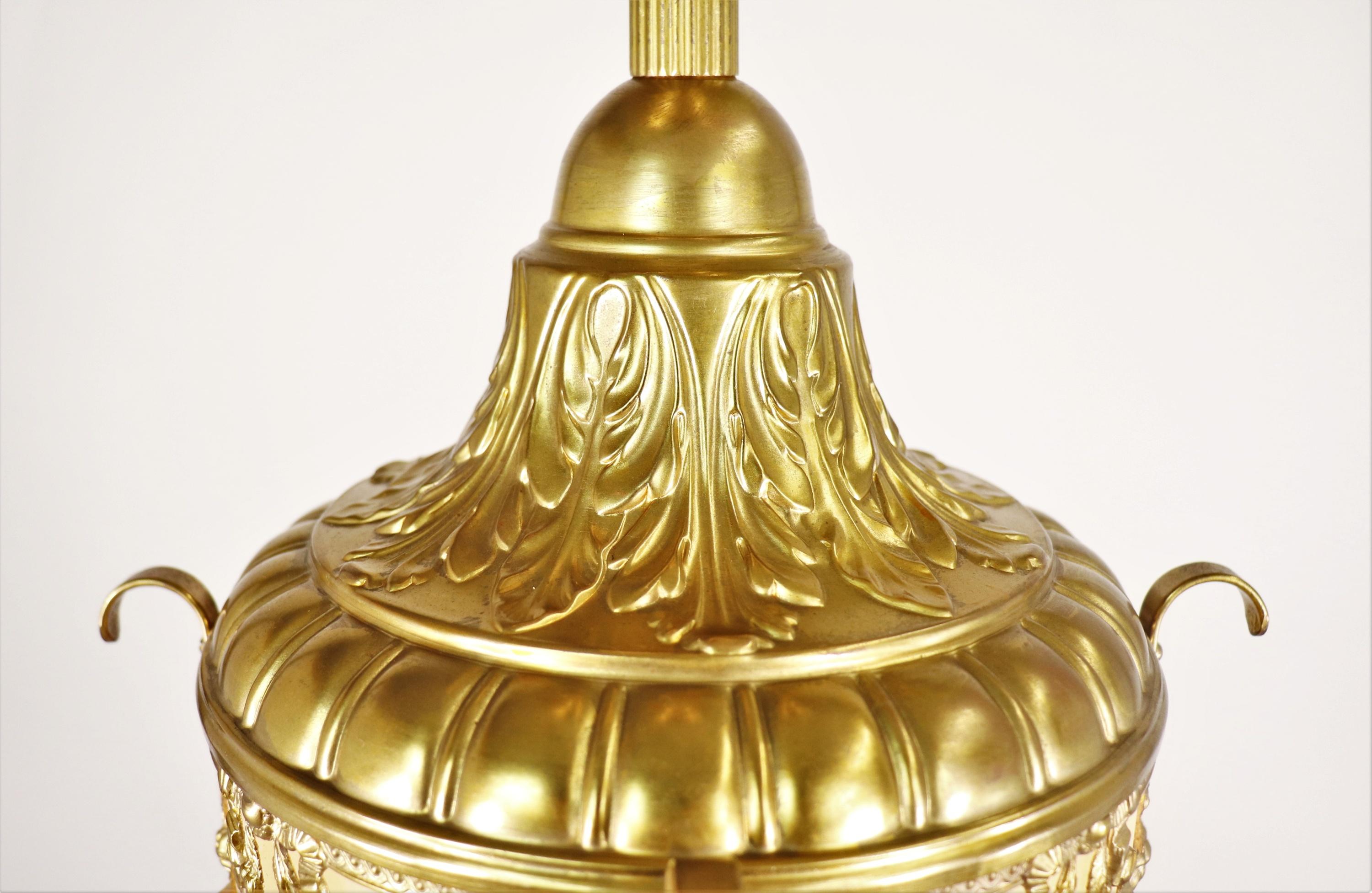 Farol de latón dorado estilo Luis XVI francés de principios del siglo XX en Bueno estado para la venta en Chicago, IL