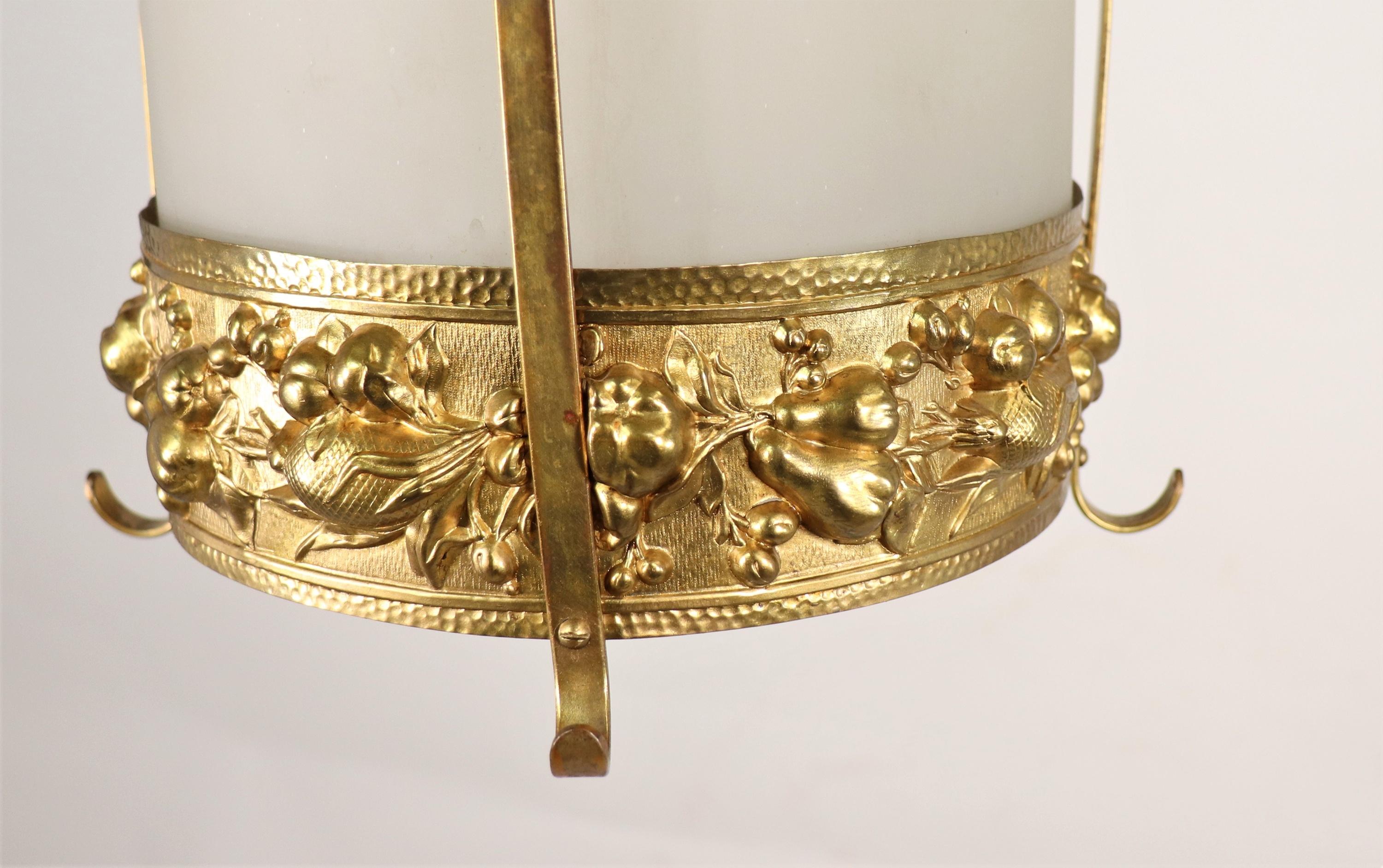 Farol de latón dorado estilo Luis XVI francés de principios del siglo XX en venta 3