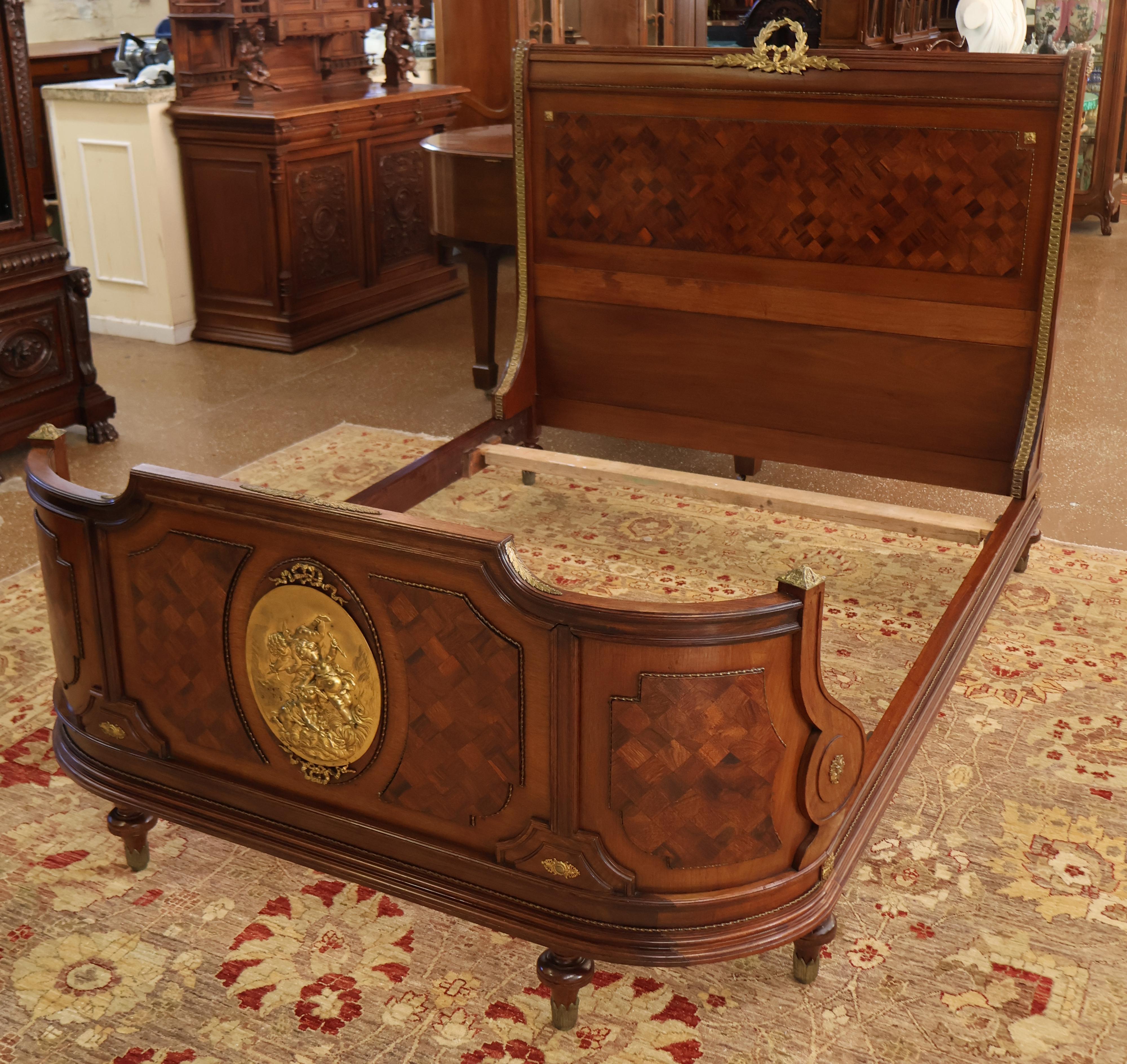 Early 20th Century French Louis XVI Style Inlaid Bronze Mounted Walnut Full Bed For Sale 1