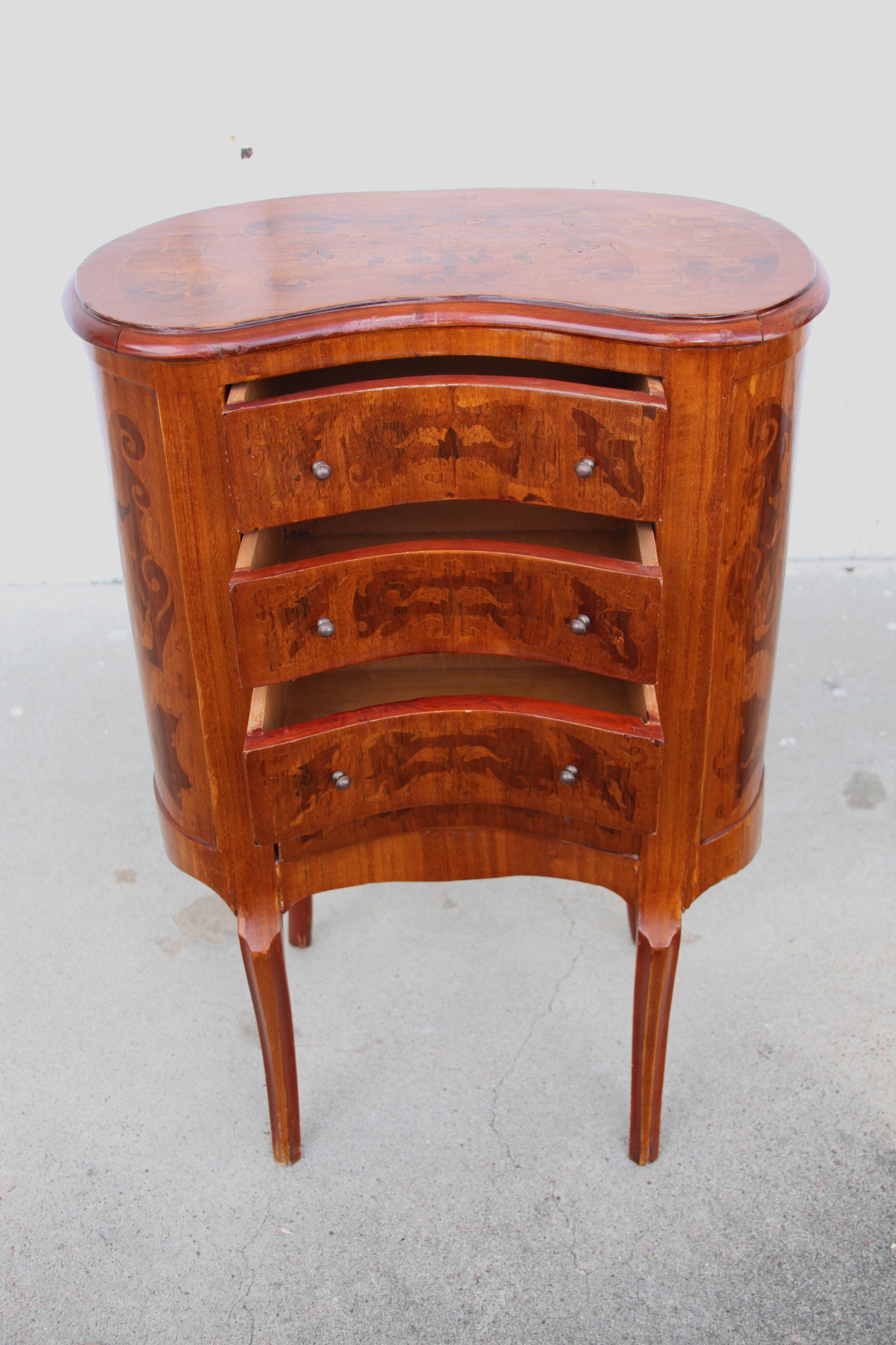 Parquetry Early 20th Century French Louis XVI Style Kidney Shaped Nightstand  For Sale