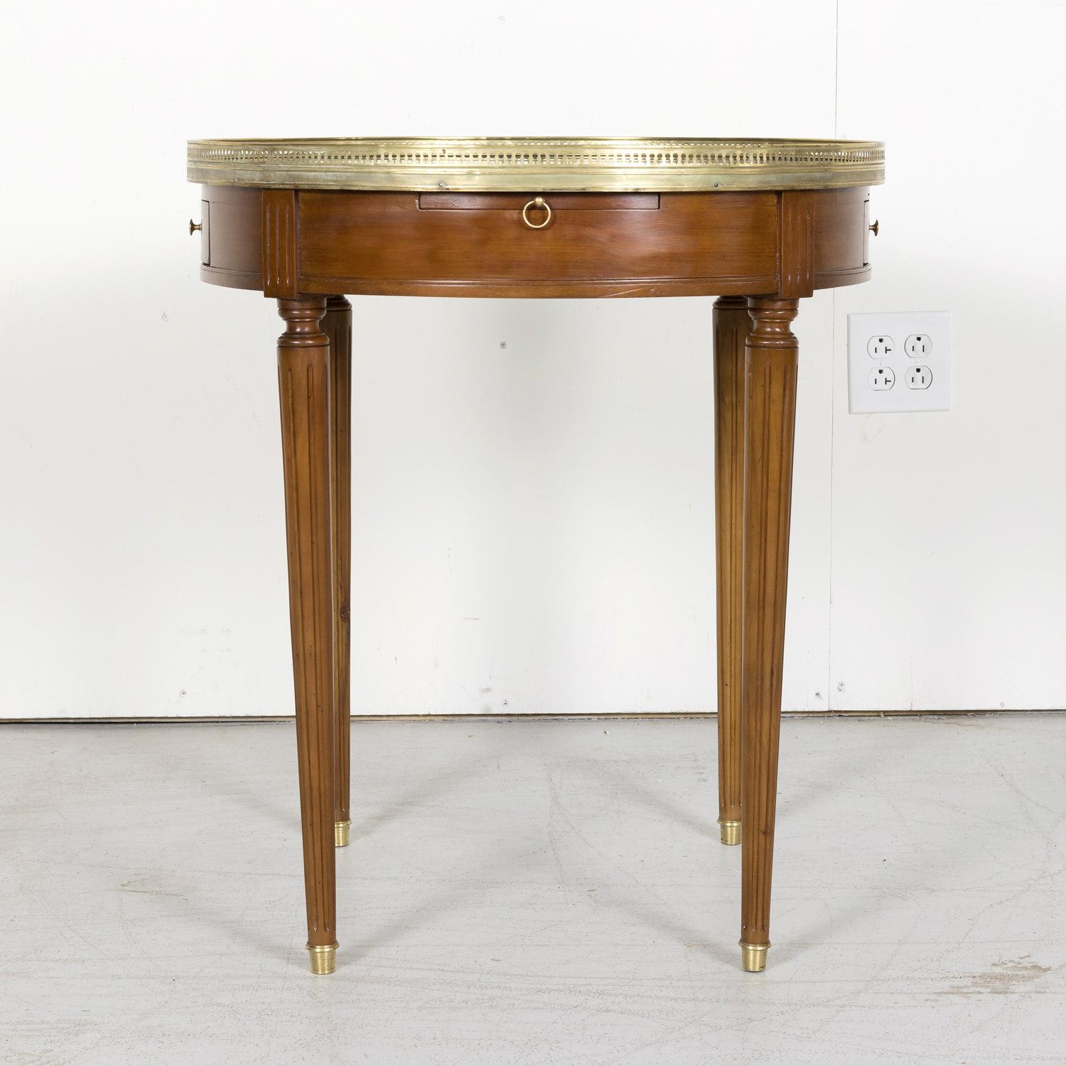 Early 20th Century French Louis XVI Style Mahogany Bouillotte Side Table 3