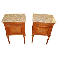 Table de nuit en chêne à plateau de marbre, style Louis XVI, début du 20e siècle