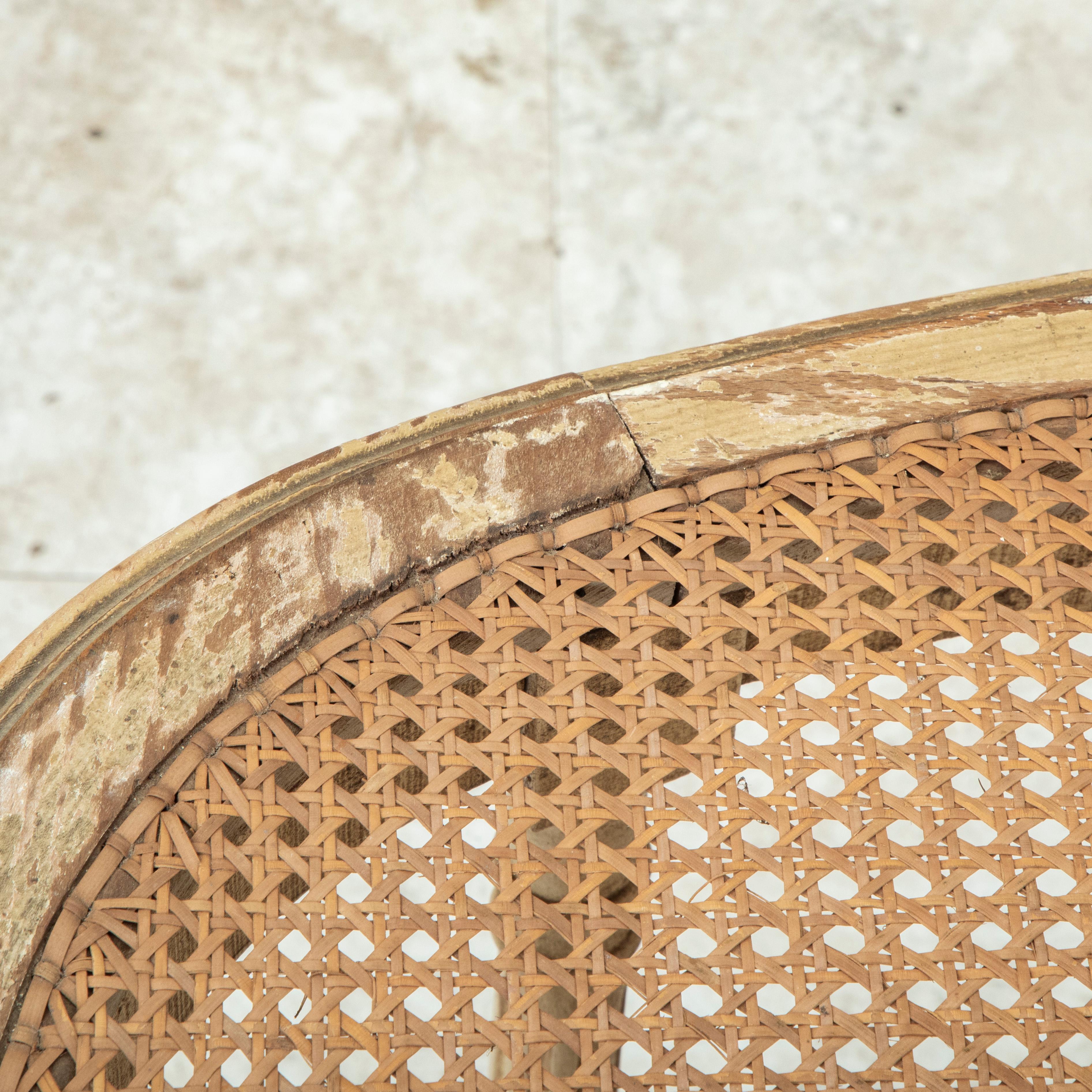 Banc peint de style Louis XVI du début du 20e siècle, siège canné en vente 1