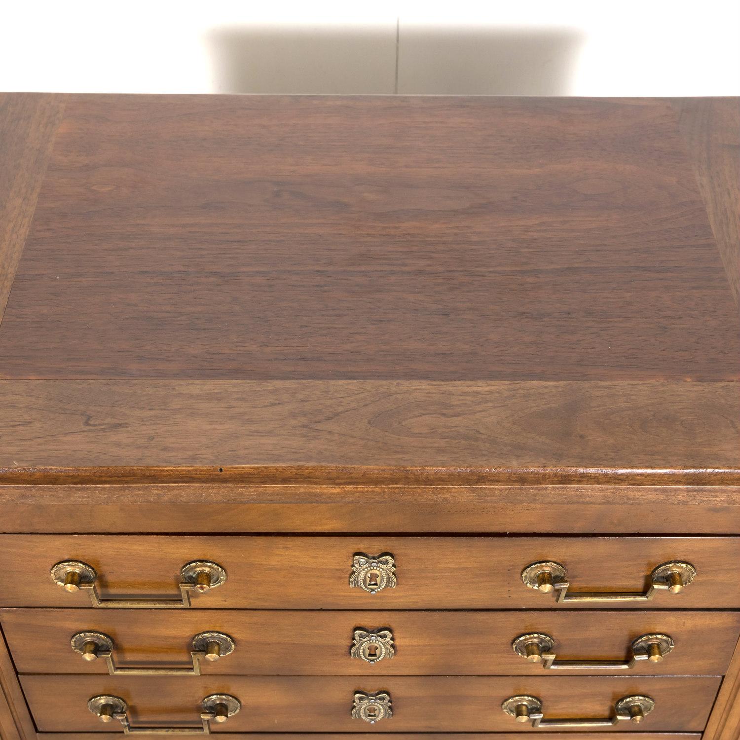 Early 20th Century French Louis XVI Style Petite Five Drawer Walnut Commode 4
