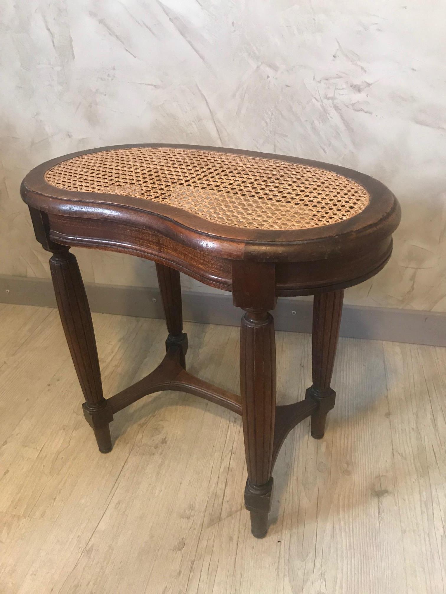 Early 20th Century French Louis XVI Style Walnut and Caned Bench, 1900s For Sale 9