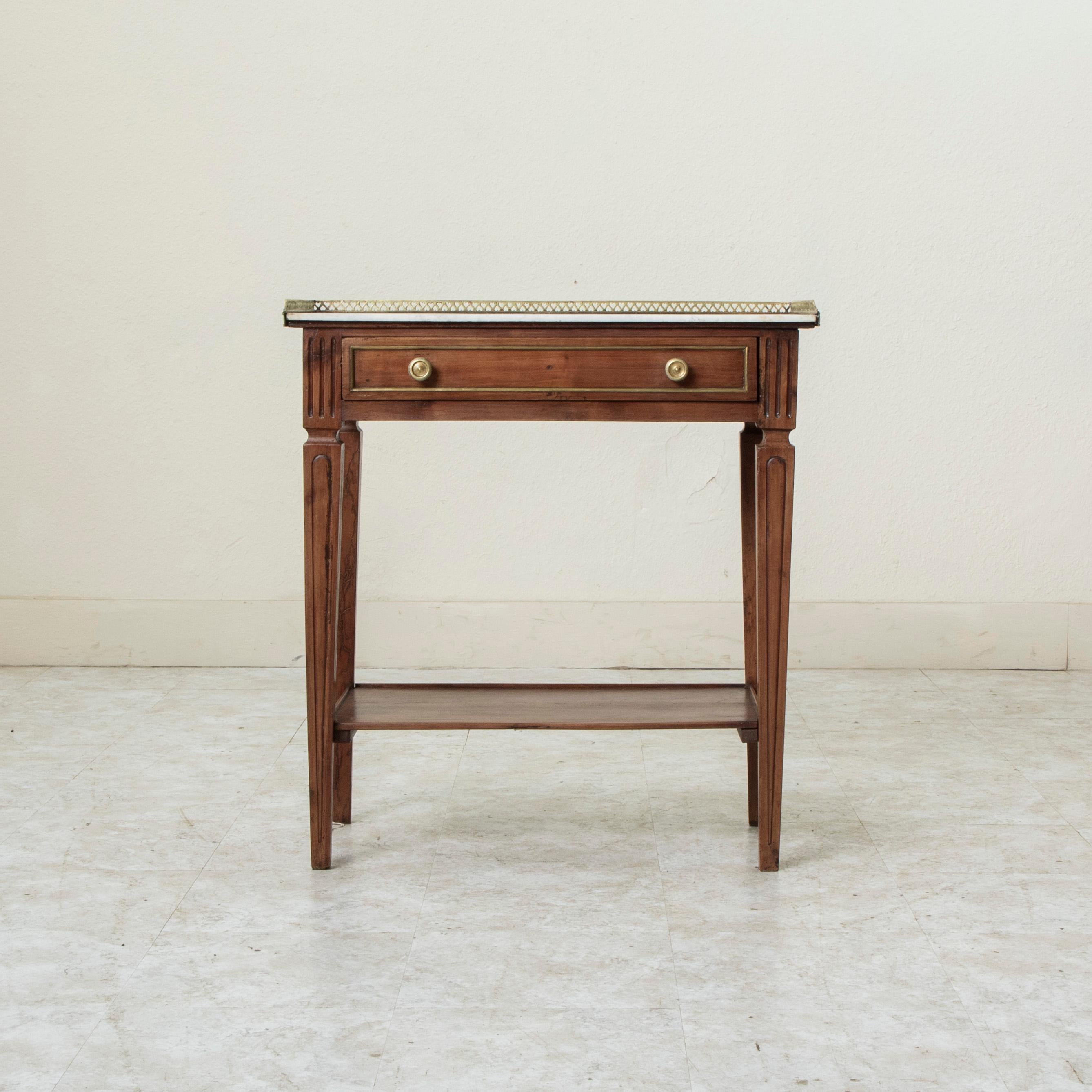 Mesa consola francesa de nogal estilo Luis XVI de principios del siglo XX, tapa de mármol Francés en venta