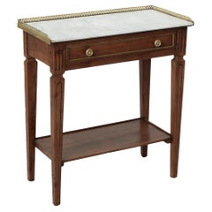 Table console en noyer de style Louis XVI, début du 20e siècle, plateau en marbre