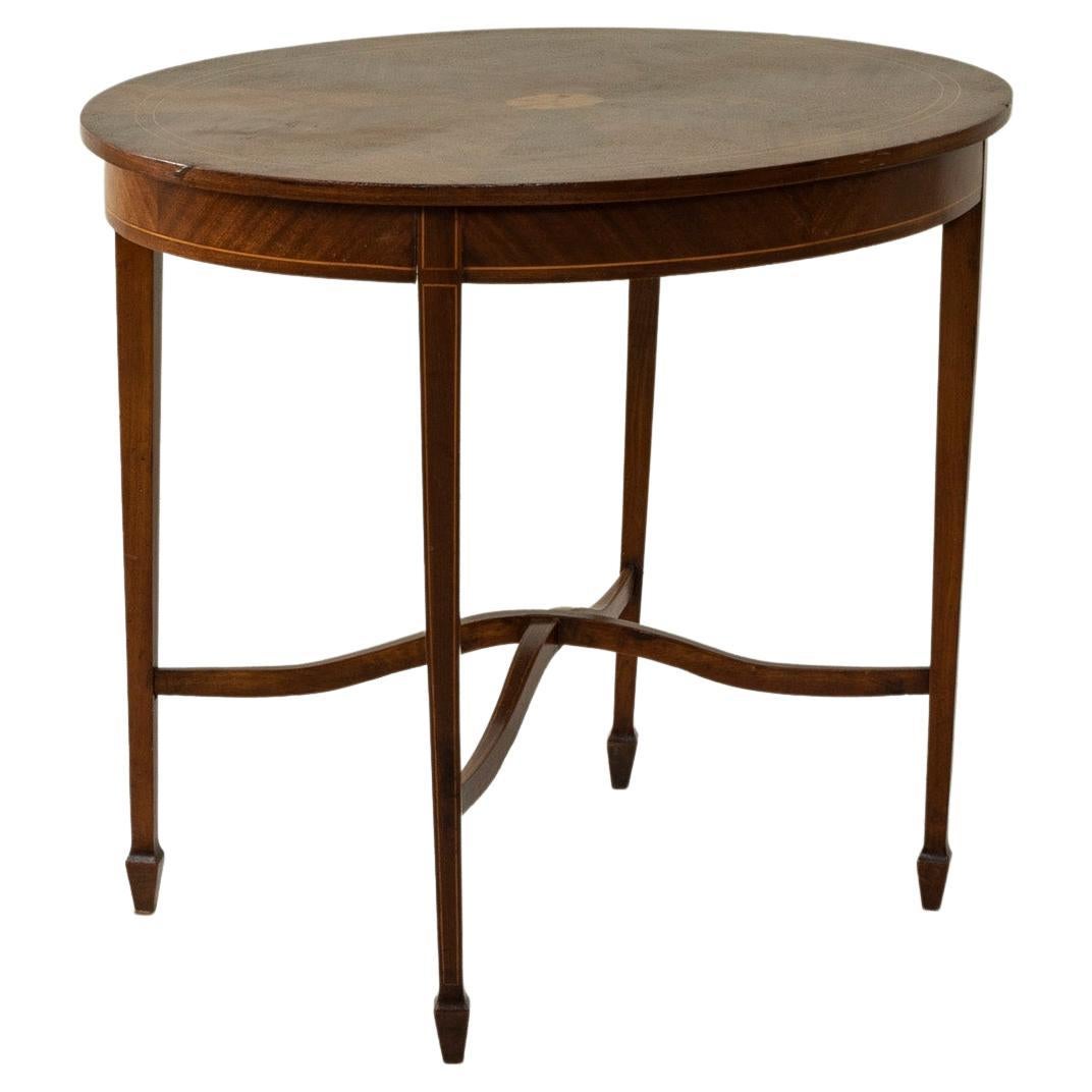 Early 20th Century French Louis XVI Style Walnut Marquetry Side Table, End Table For Sale