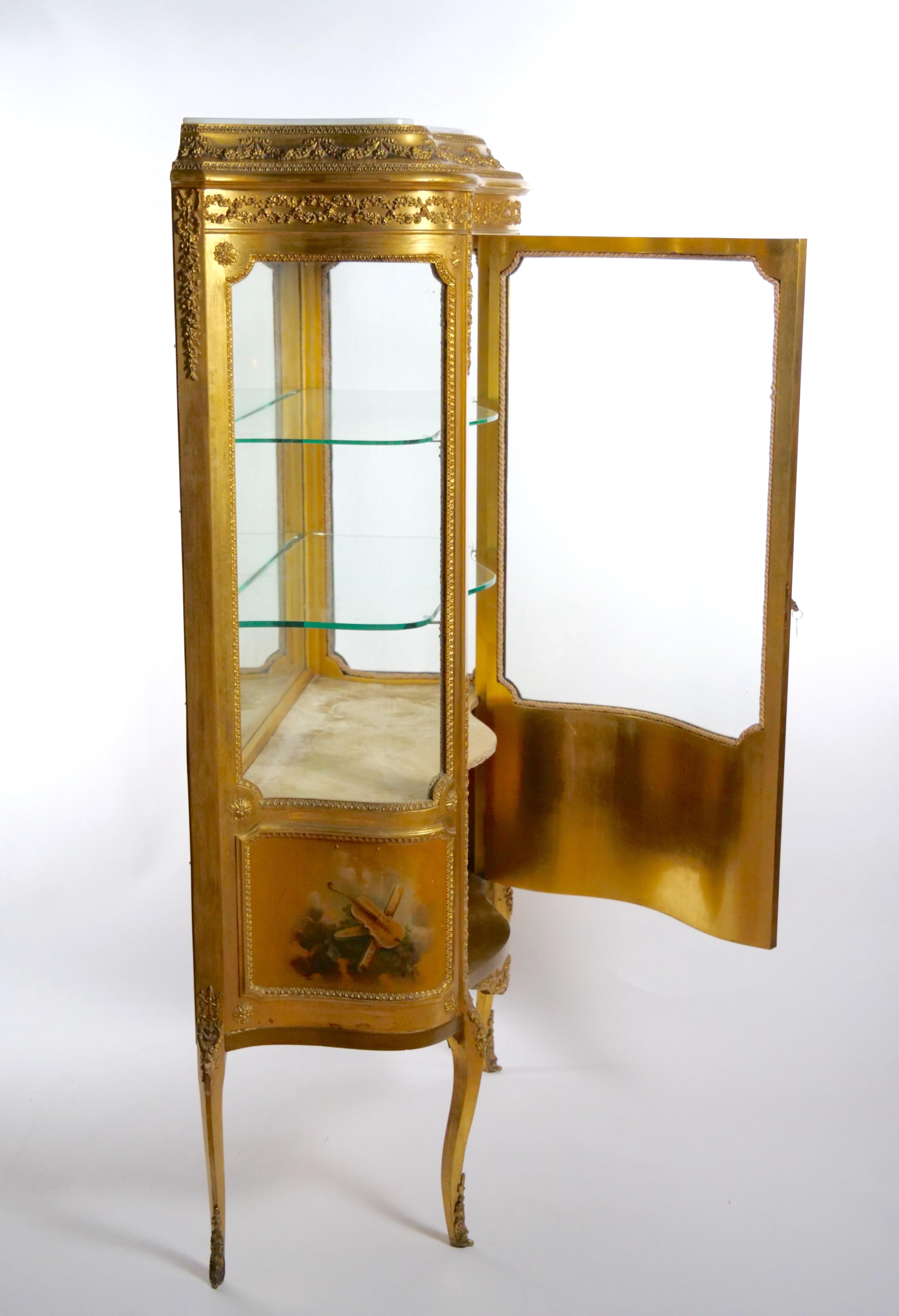 Gilt Early 20th Century French Marble Top Hand Painted Display Cabinet For Sale