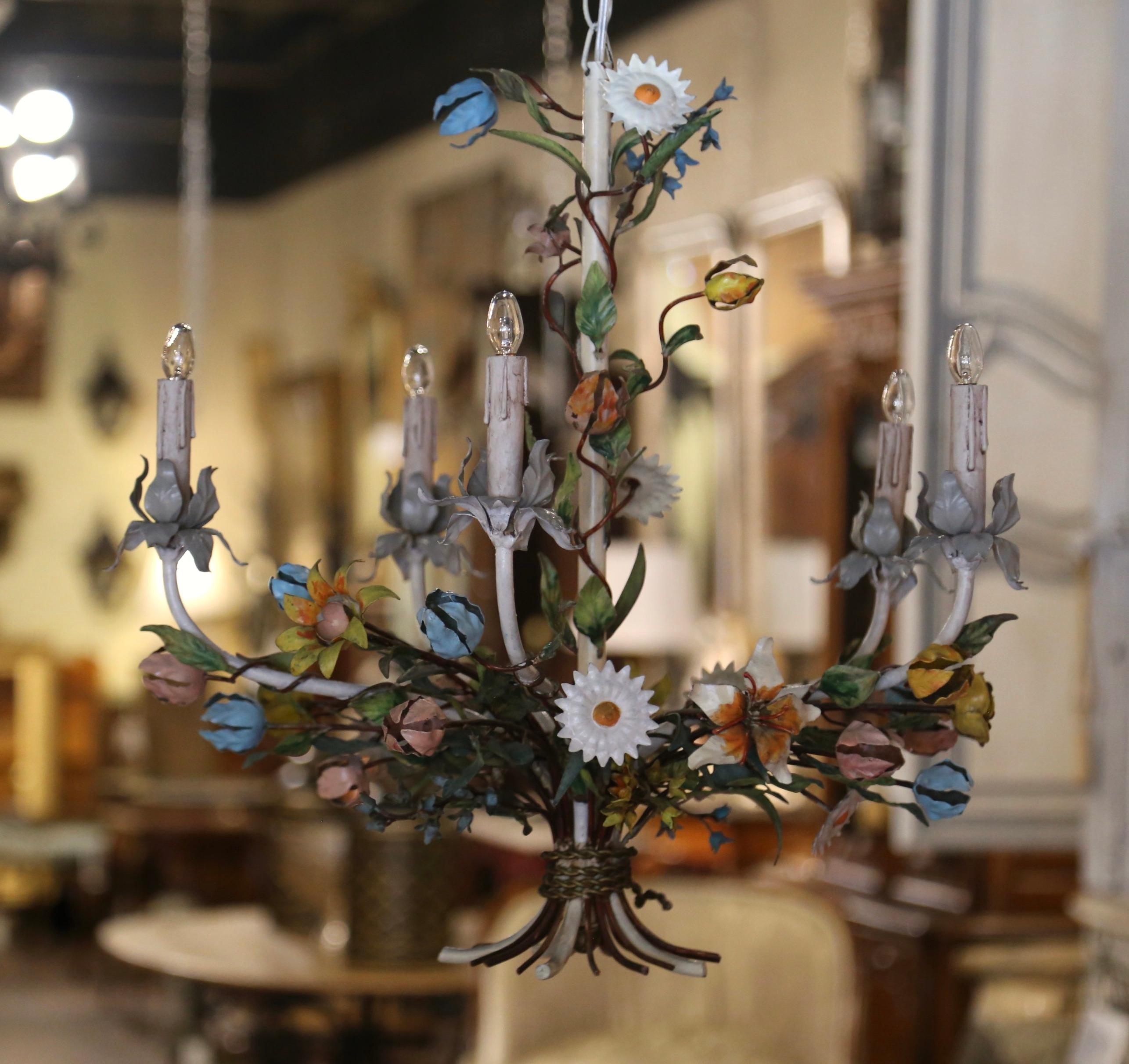 Early 20th Century French Metal and Painted Floral Five-Light Chandelier For Sale 1