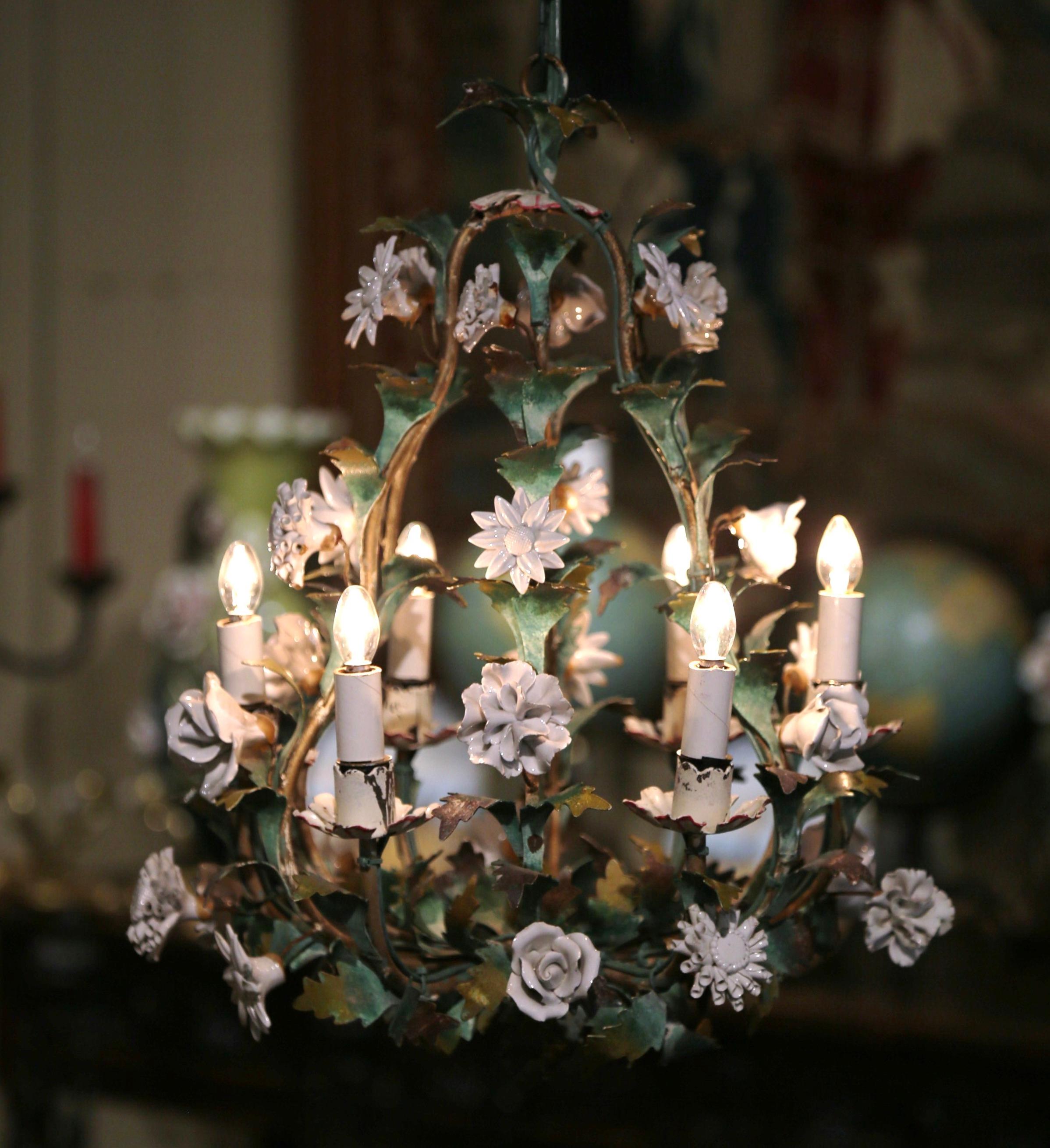Französischer Sechs-Licht-Kronleuchter mit Blumen aus Metall und Porzellan des frühen 20. Jahrhunderts 2