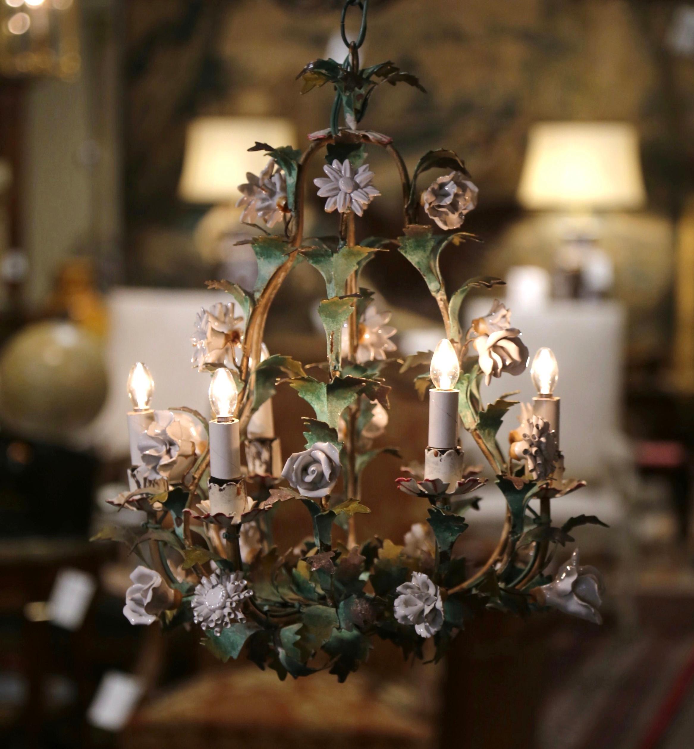 Französischer Sechs-Licht-Kronleuchter mit Blumen aus Metall und Porzellan des frühen 20. Jahrhunderts 5