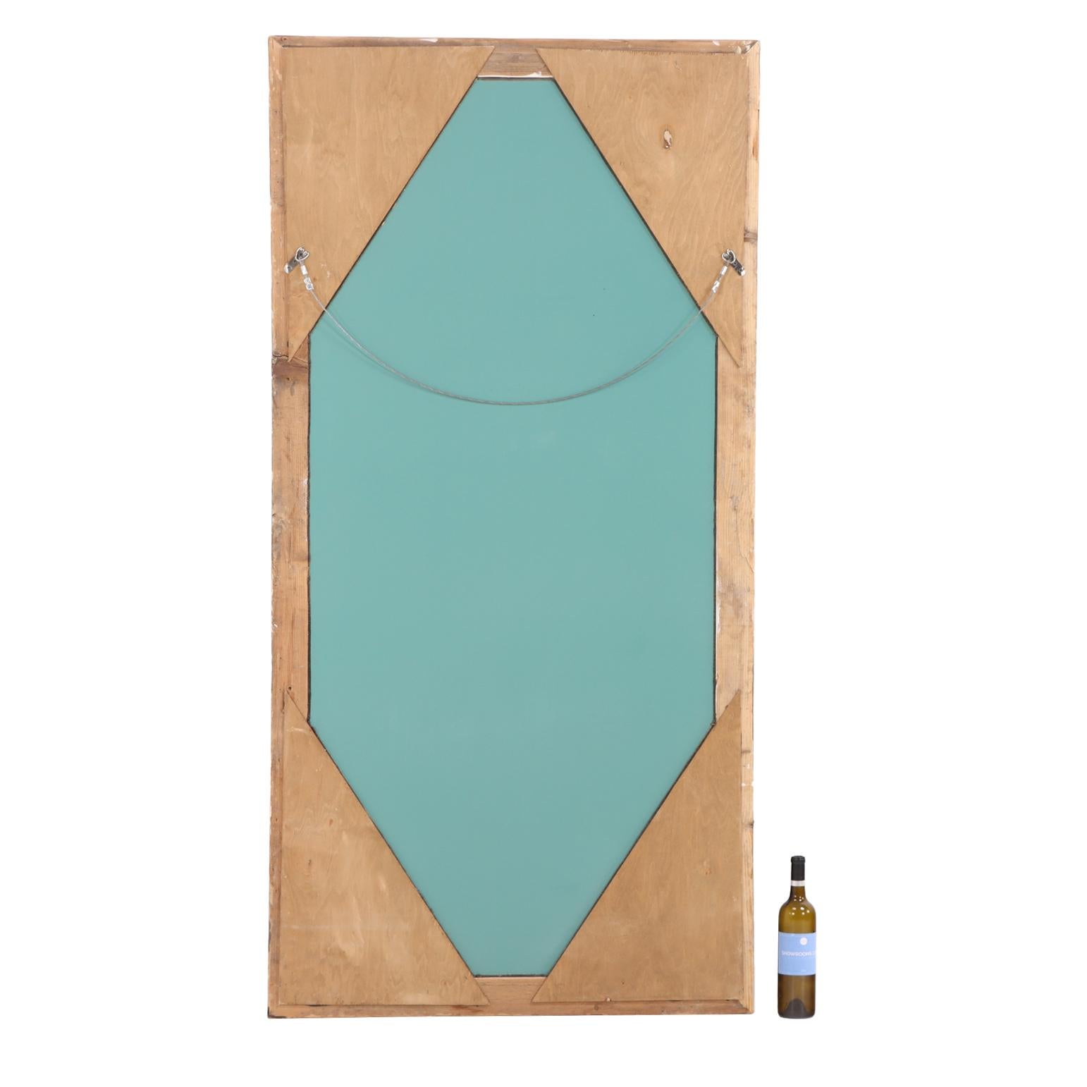Français Miroir de sol à cadre moulé du début du 20e siècle. en vente