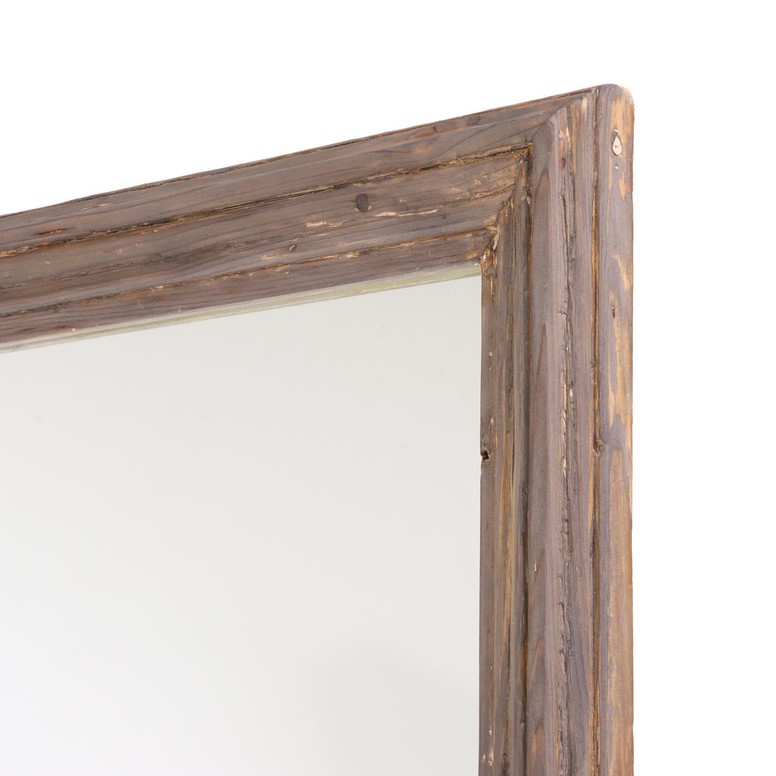 Miroir de sol à cadre moulé du début du 20e siècle. en vente 1