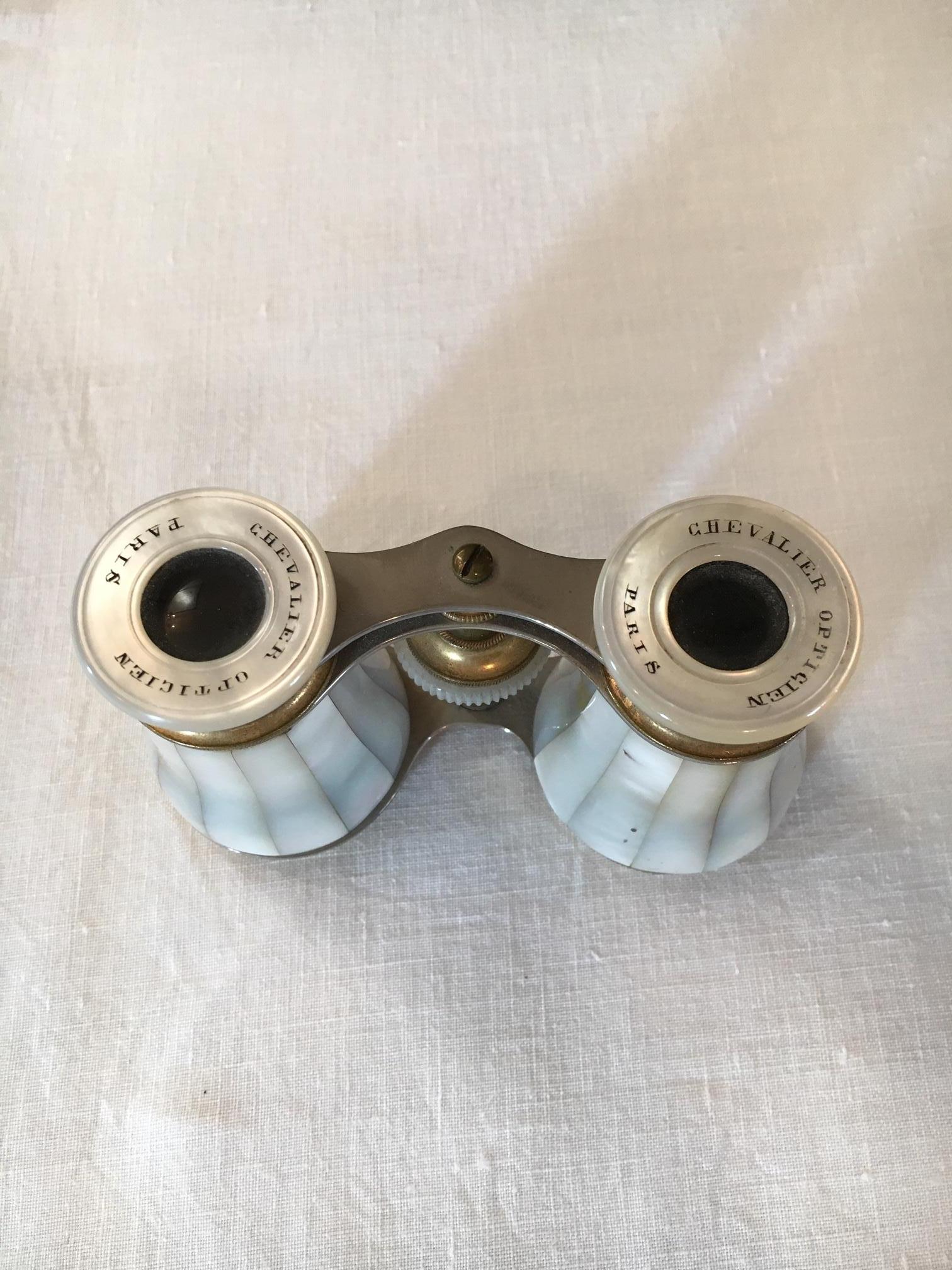 Beautiful early 20th century French mother of pearl and gilded brass opera binoculars signed 