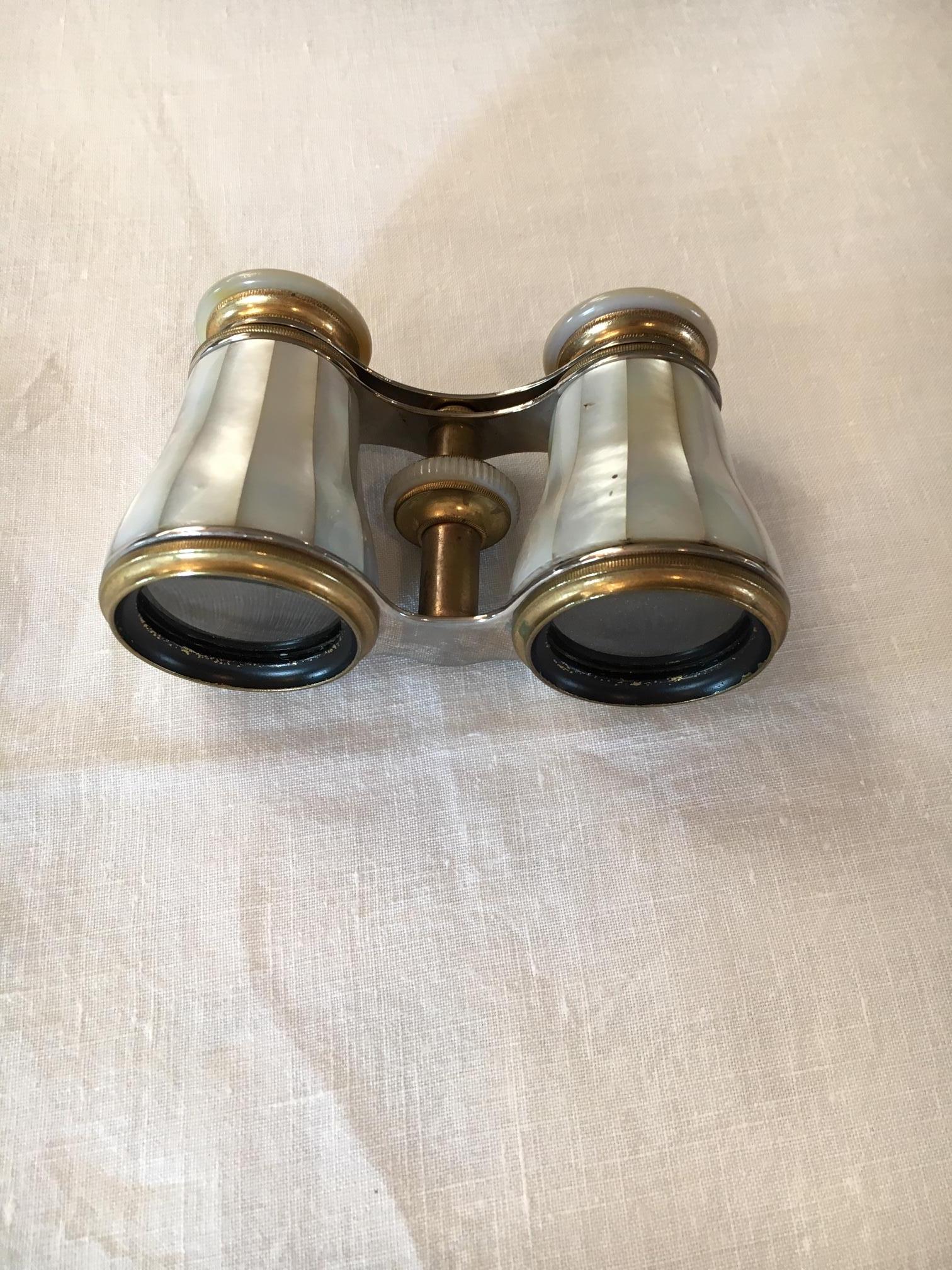 Mother-of-Pearl Early 20th Century French Mother of Pearl Opera Binoculars