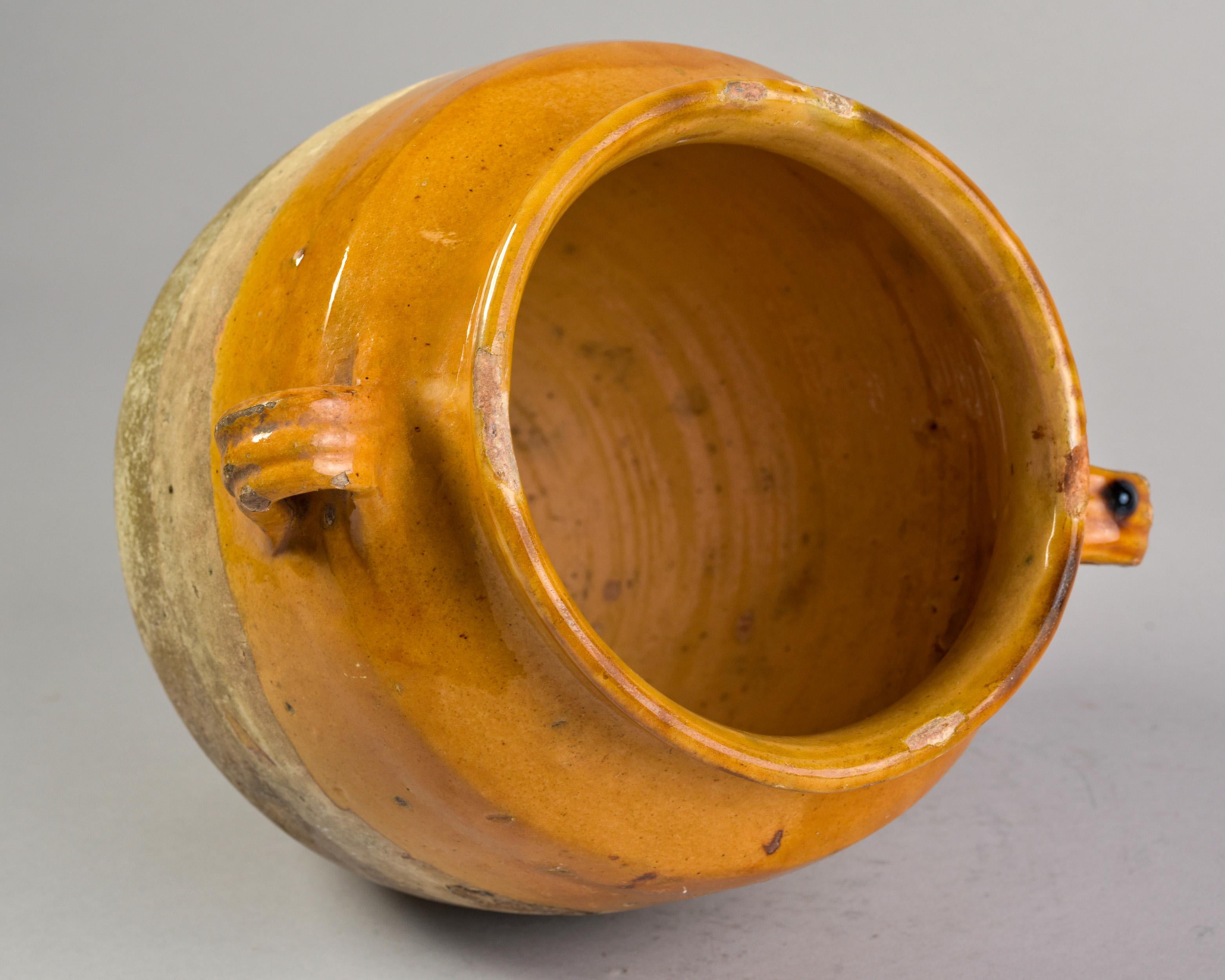 Frühes 20. Jahrhundert Französisch Senf glasiert Confit Glas mit Griffen im Angebot 5