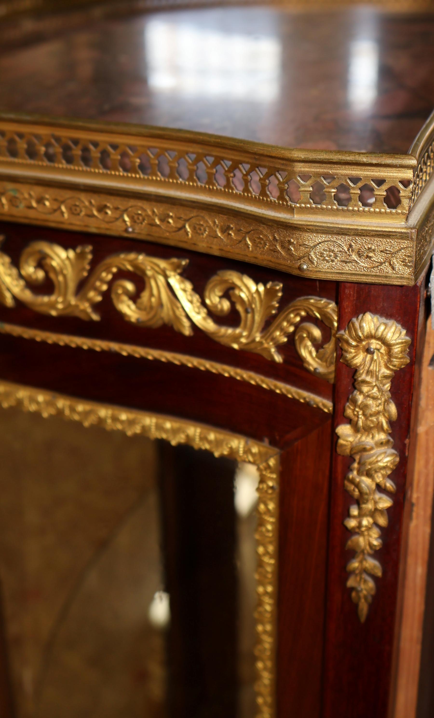 Early 20th Century French Napoleon III Marble Top China Curio Cabinet Vitrine in vendita 6