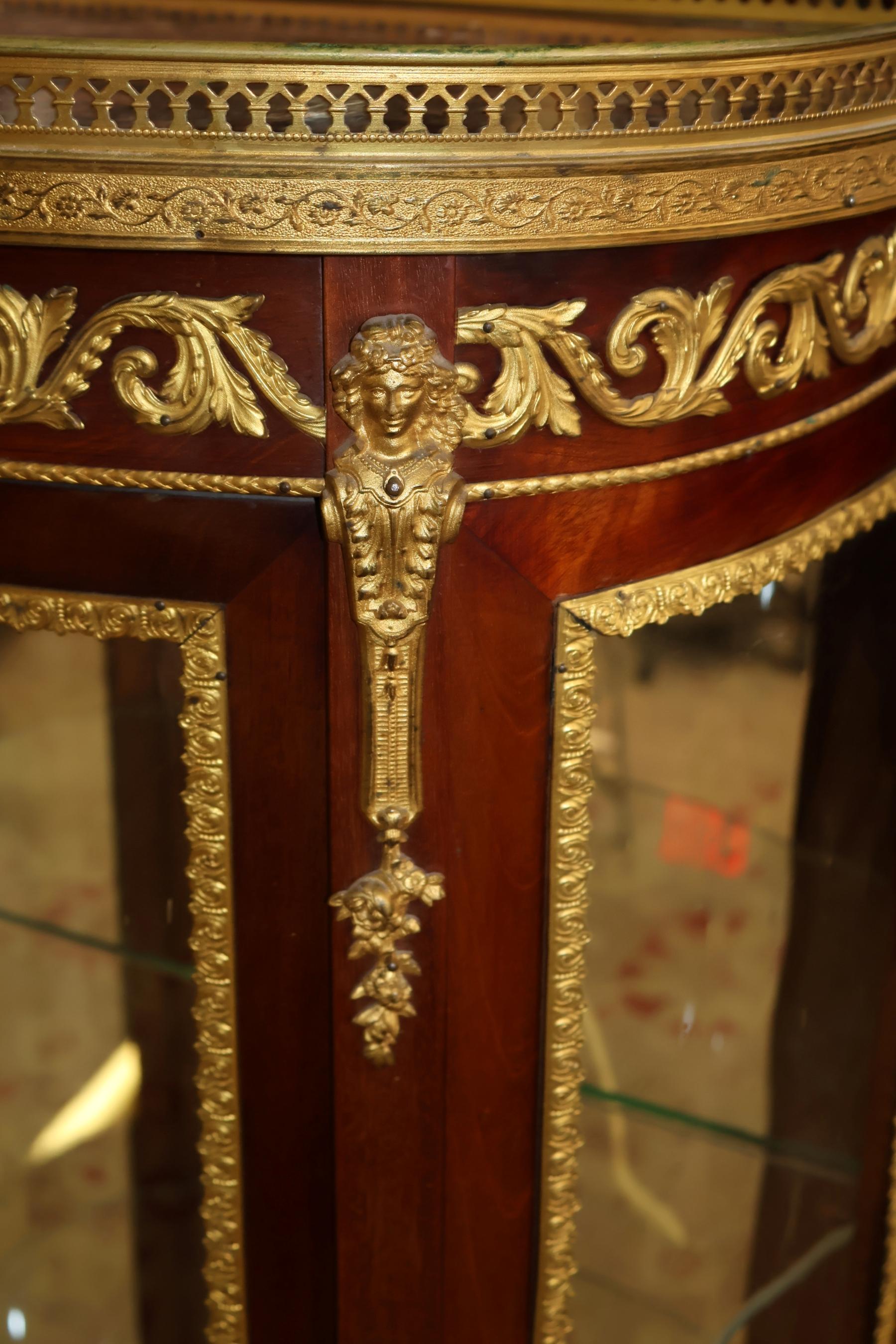 Early 20th Century French Napoleon III Marble Top China Curio Cabinet Vitrine in vendita 9