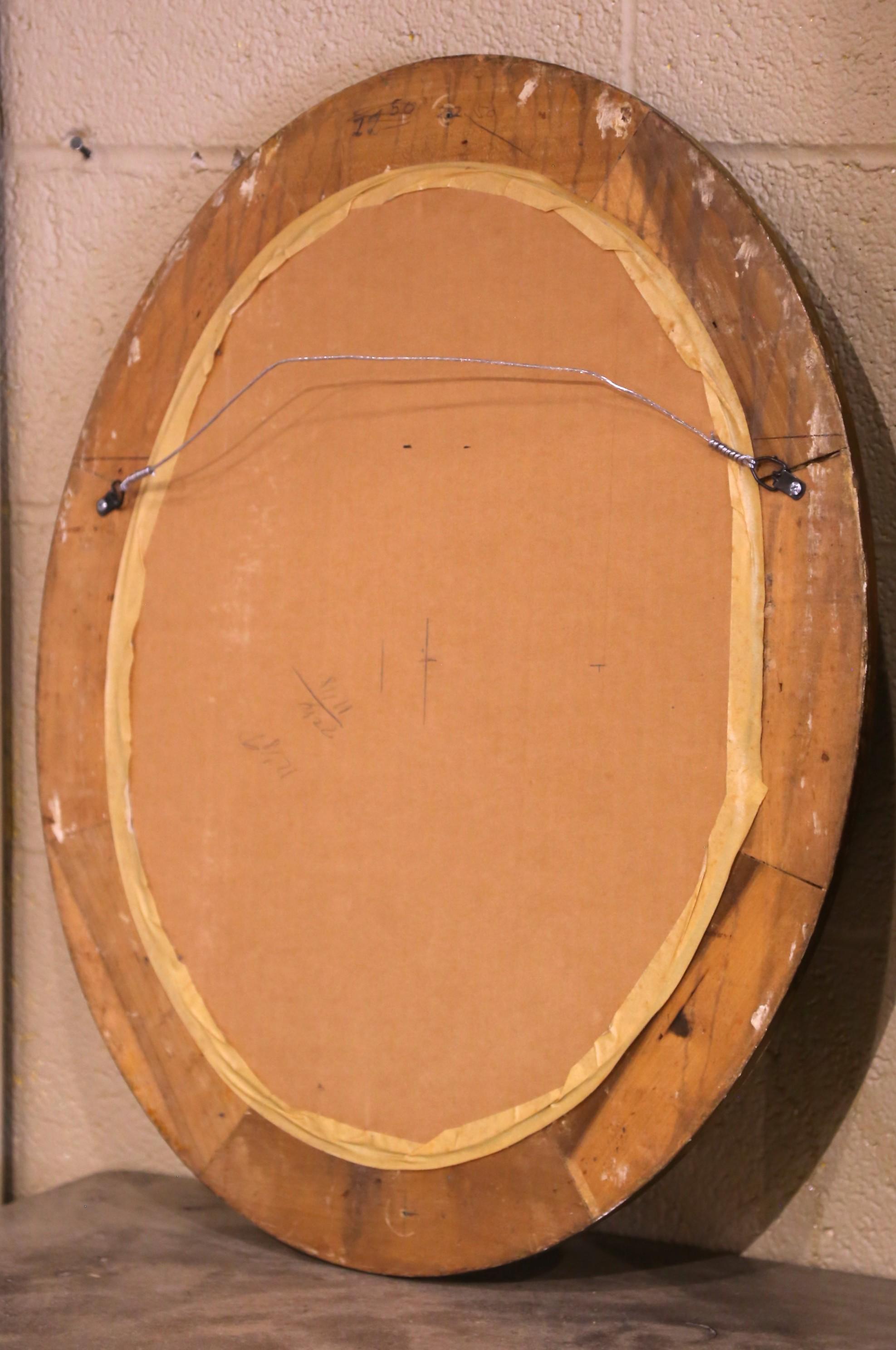 Specchio da parete ovale in legno dorato intagliato dei primi del Novecento in Francia, stile Napoleone III In condizioni ottime in vendita a Dallas, TX