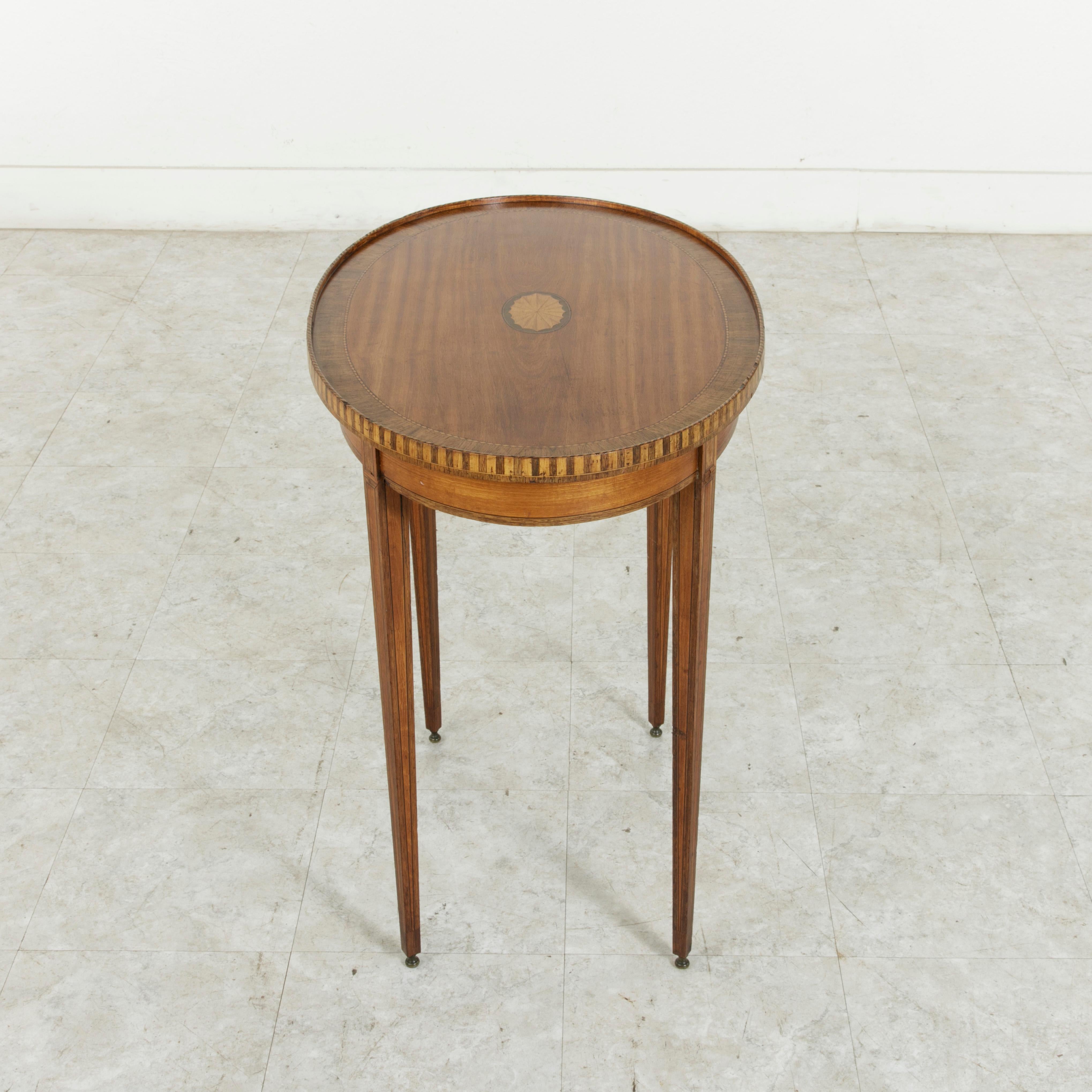 Early 20th Century French Neoclassic Louis XVI Style Oval Marquetry Side Table 3