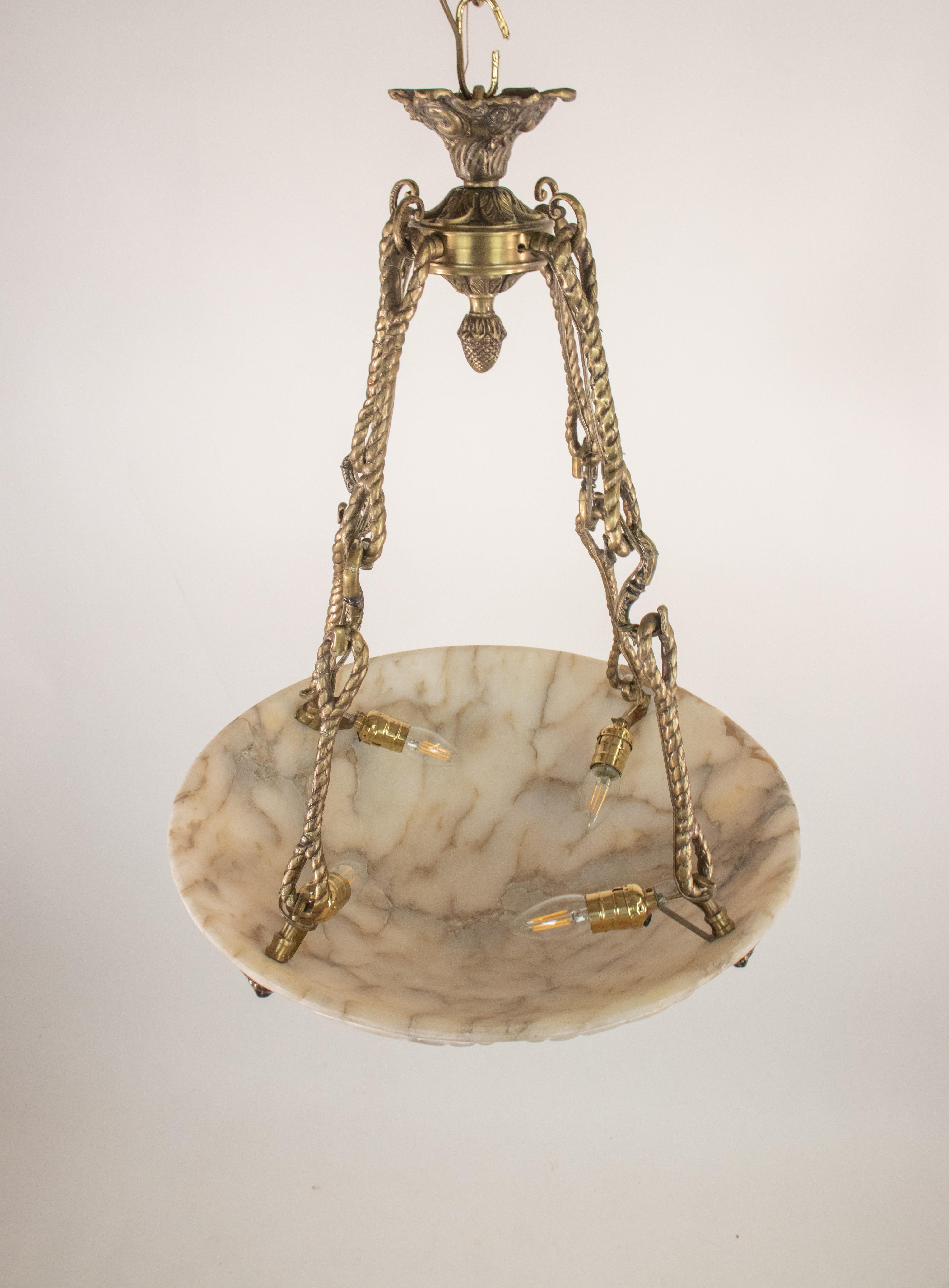 Neoclassico Lampadario a sospensione in alabastro e bronzo neoclassico francese dei primi del Novecento in vendita
