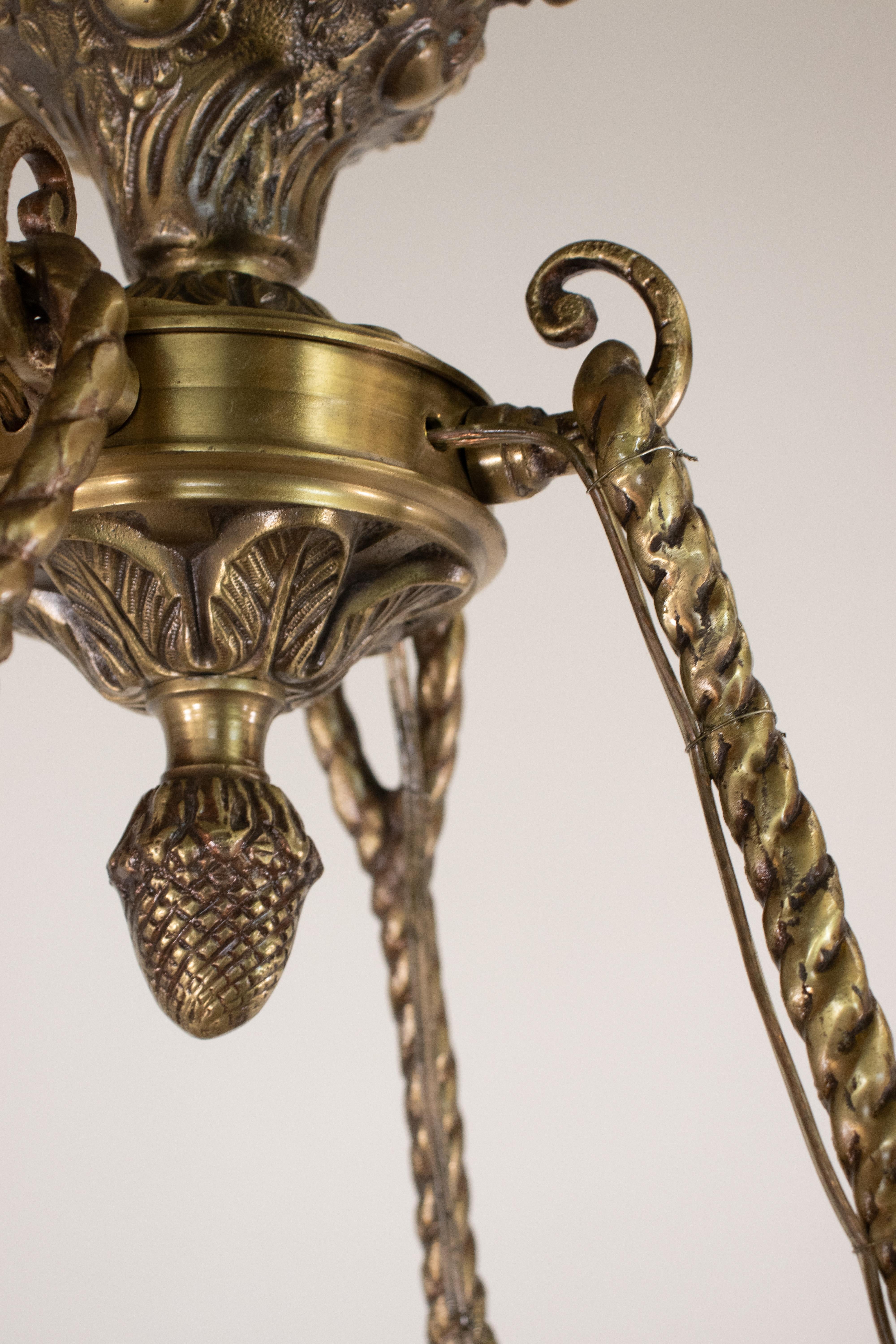 Lampadario a sospensione in alabastro e bronzo neoclassico francese dei primi del Novecento In condizioni buone in vendita a Chicago, IL