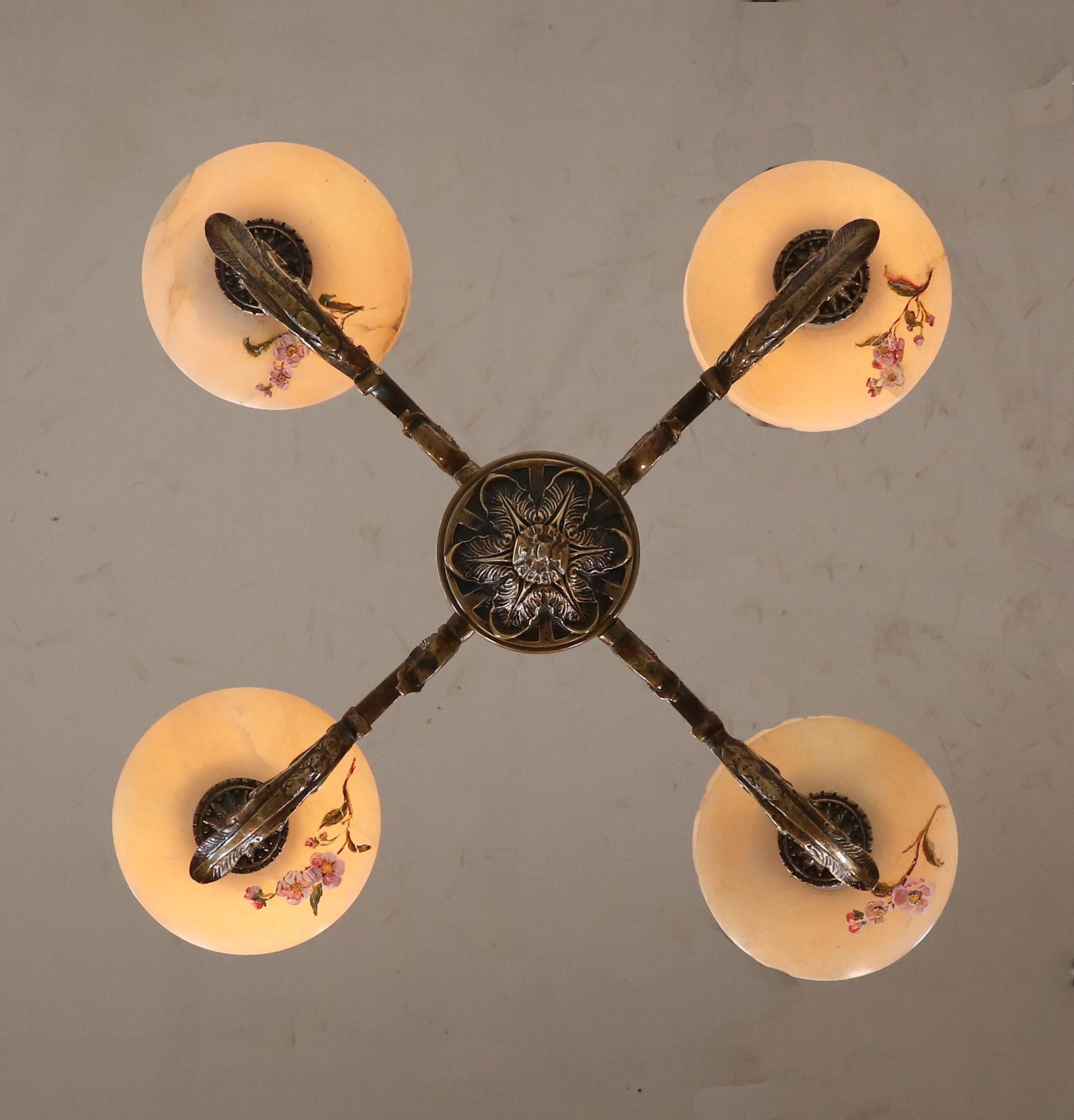 Lampadario in bronzo e alabastro in stile neoclassico francese dei primi del Novecento in vendita 2