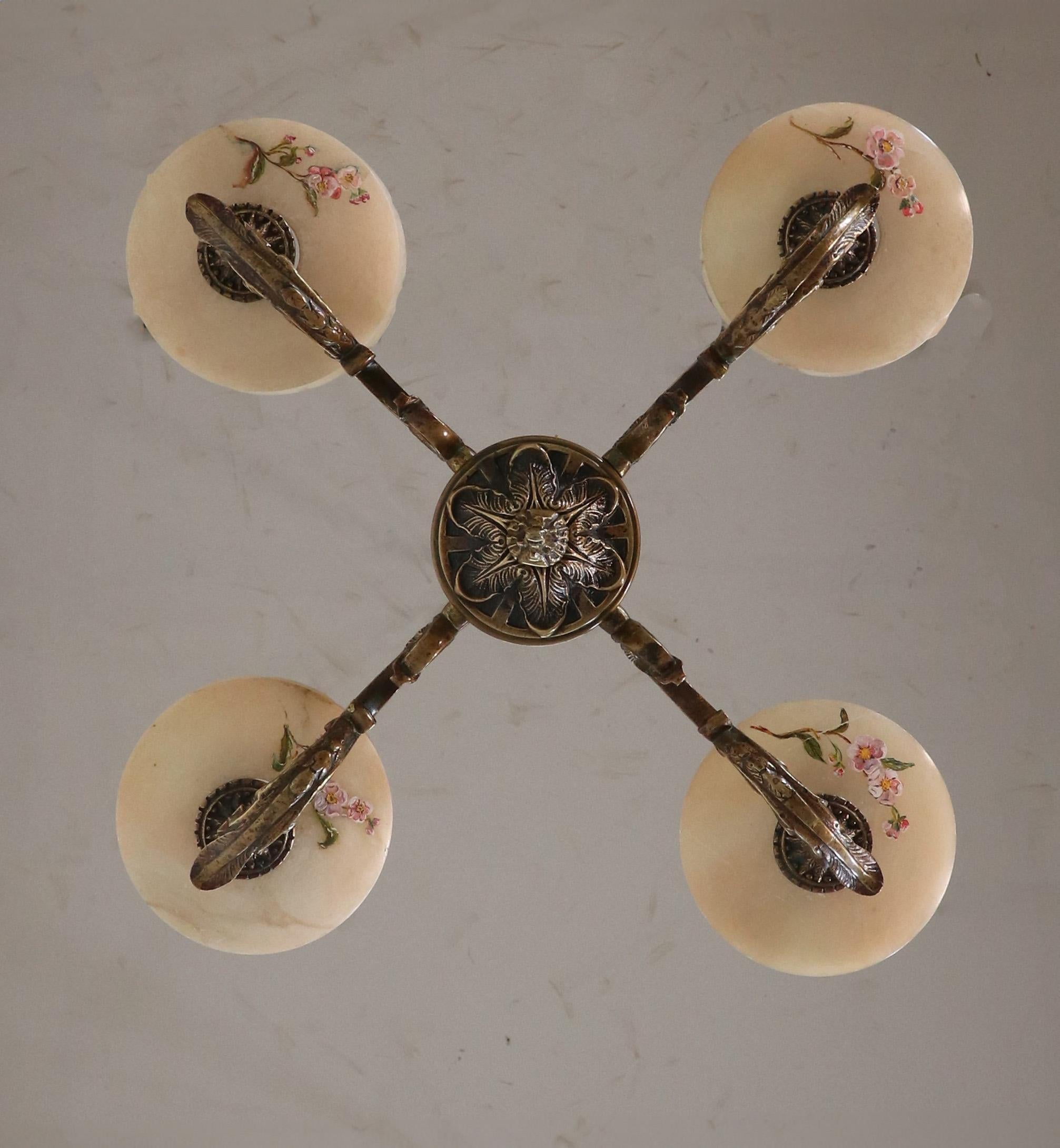 Lampadario in bronzo e alabastro in stile neoclassico francese dei primi del Novecento in vendita 3