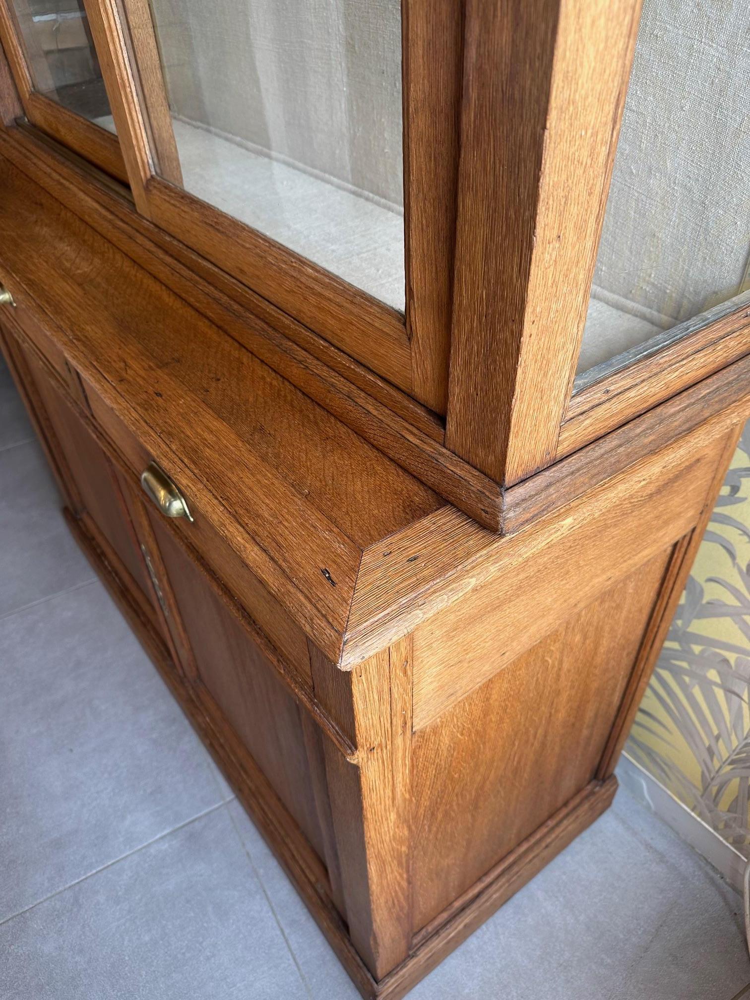 Early 20th century French Oak and Glass Vitrine, 1900s For Sale 9