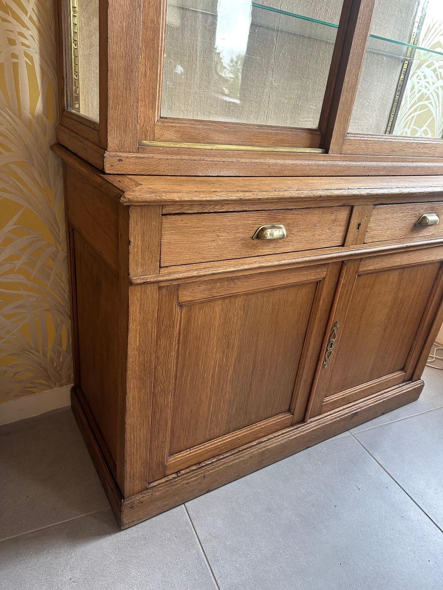 Early 20th century French Oak and Glass Vitrine, 1900s For Sale 11