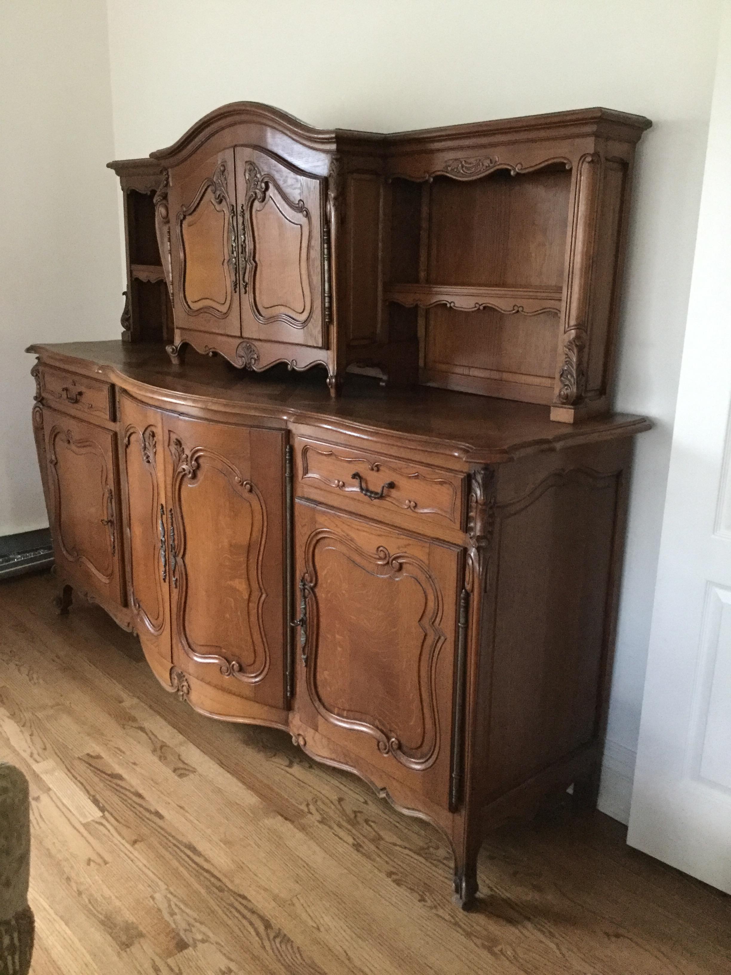 Early 20th Century French Oak Bombe Sideboard In Good Condition For Sale In Livingston, NJ