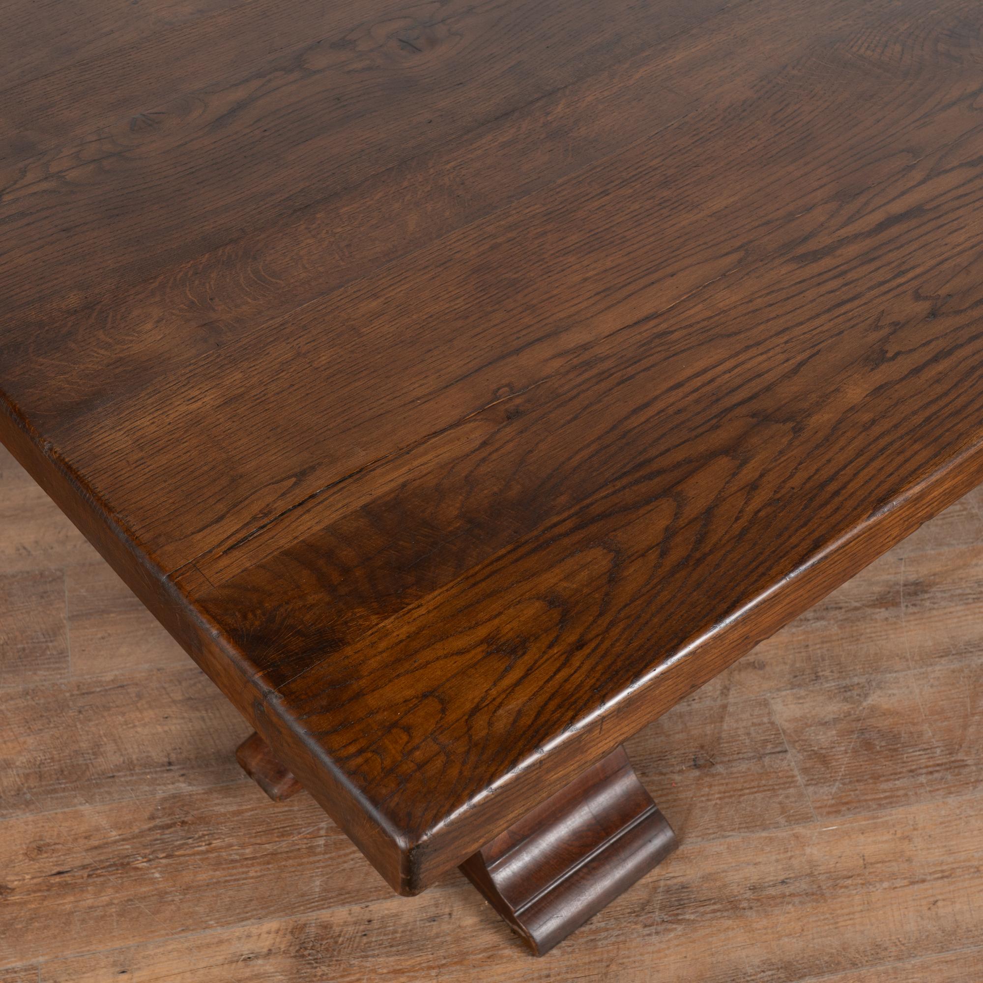 Table de salle à manger en chêne français du début du 20e siècle Bon état - En vente à Round Top, TX