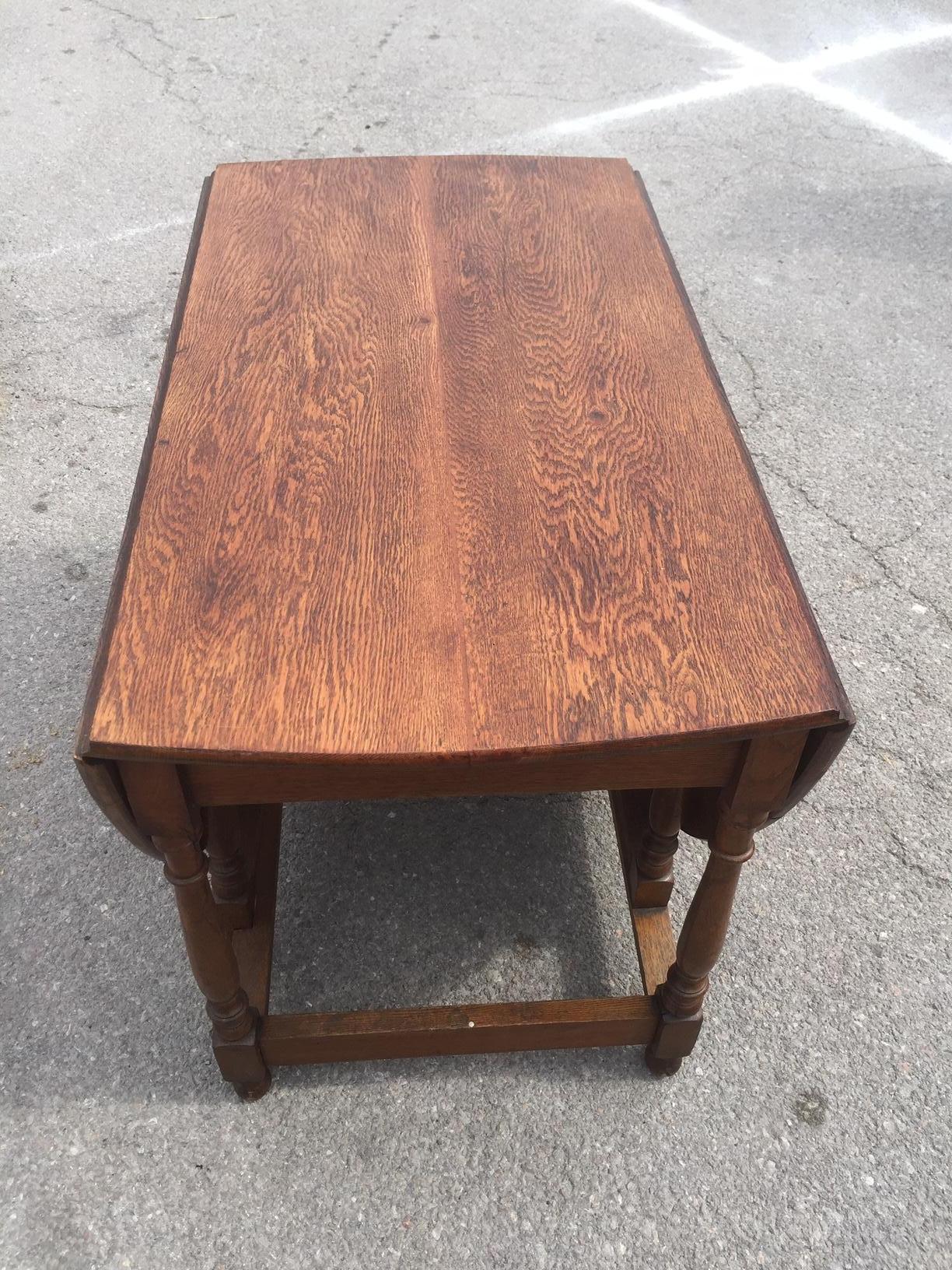 Early 20th Century French Oak Gate Leg Table, 1900s In Good Condition In LEGNY, FR
