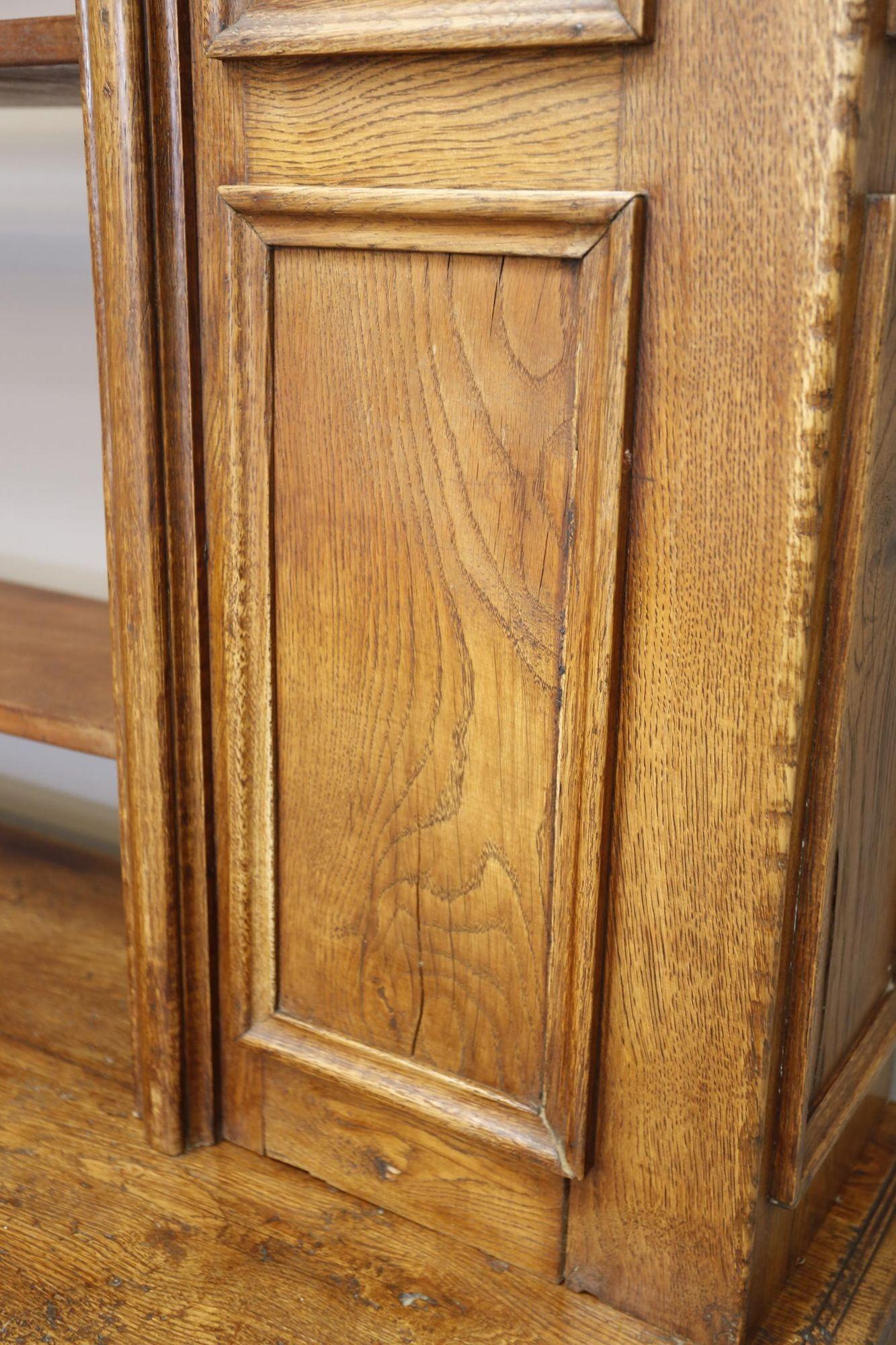 Early 20th century French oak kitchen dresser For Sale 2