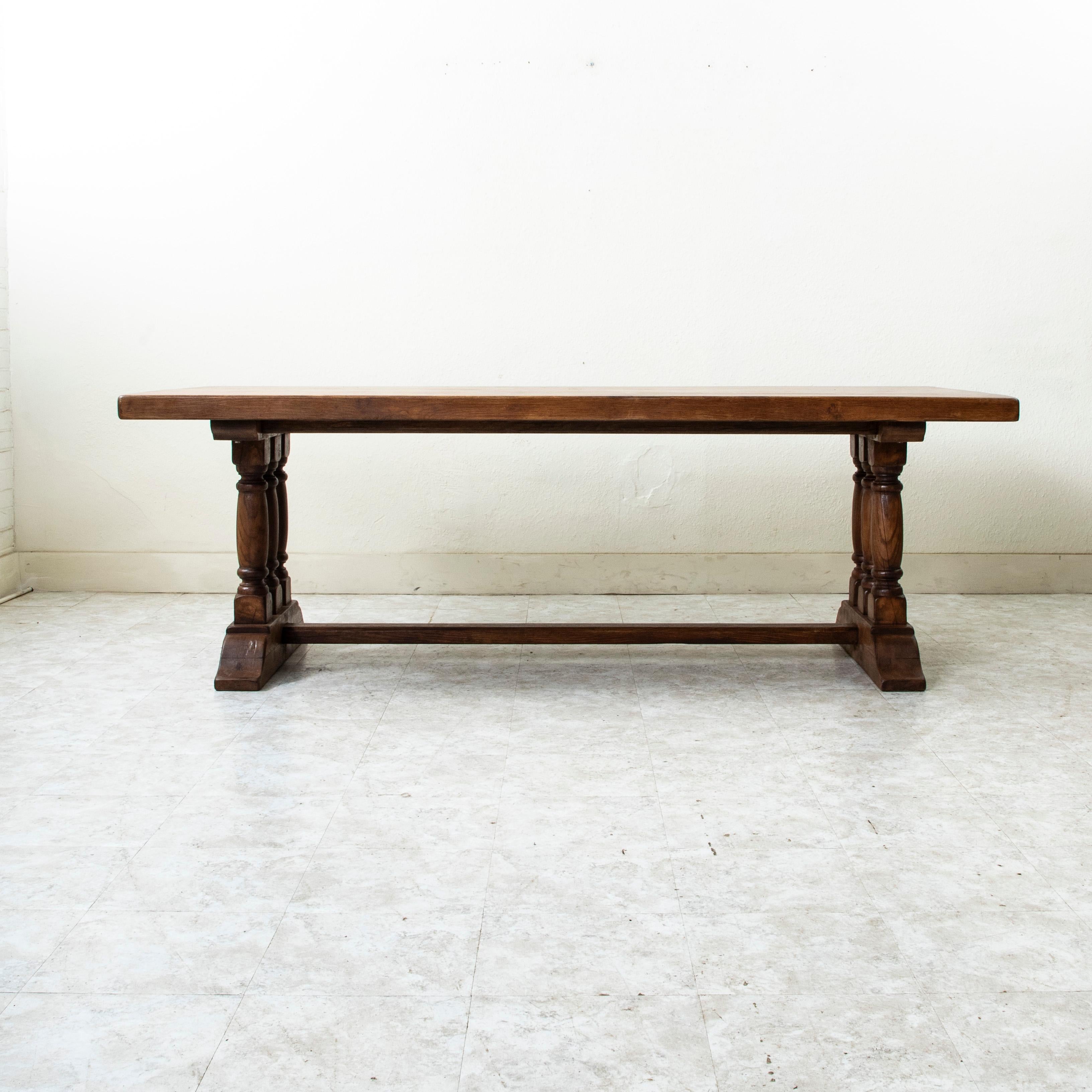 Mesa de monasterio francesa de roble de principios del siglo XX, mesa de comedor, mesa de granja Roble en venta