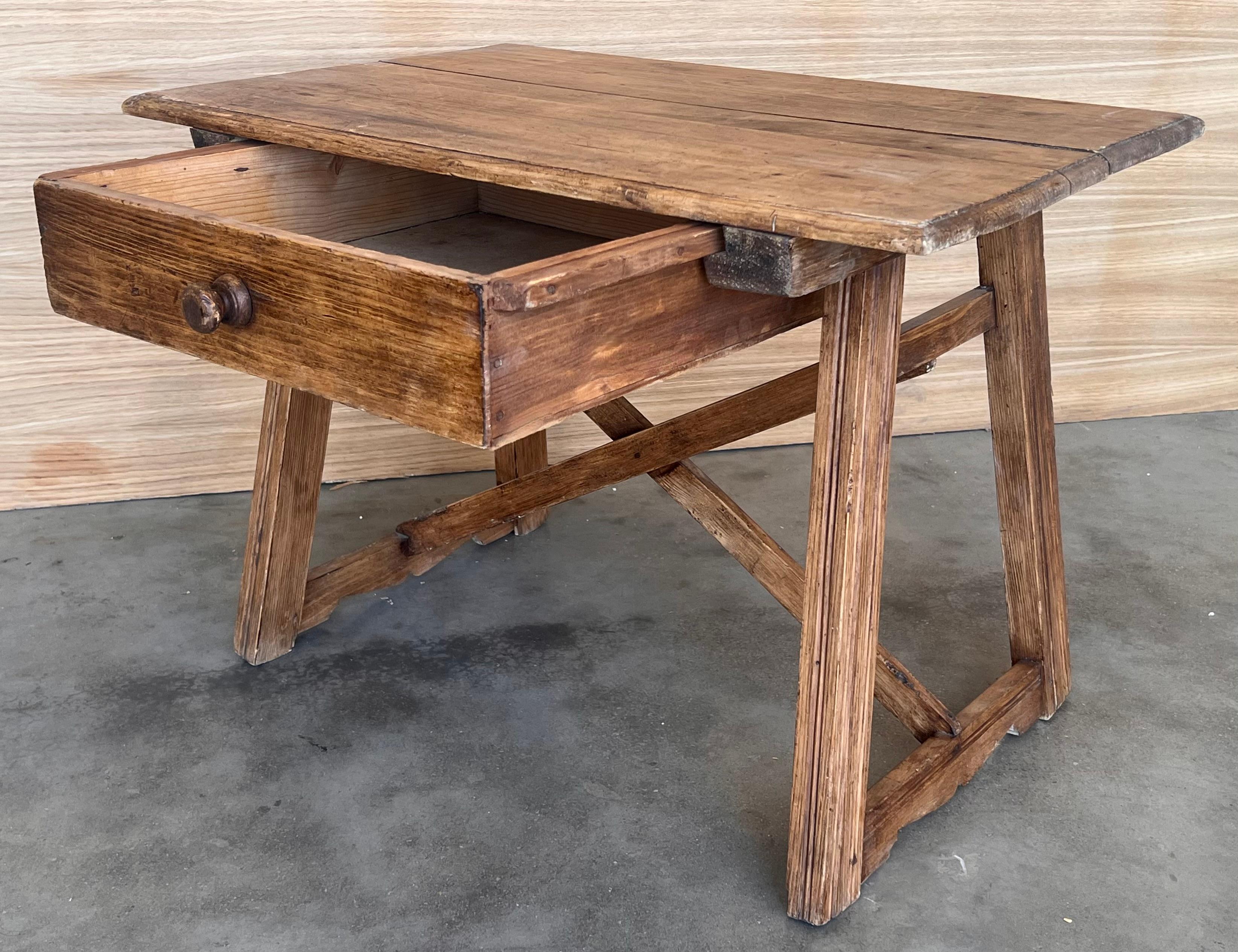 Table de travail française du début du 20e siècle avec un tiroir, années 1920 en vente 4