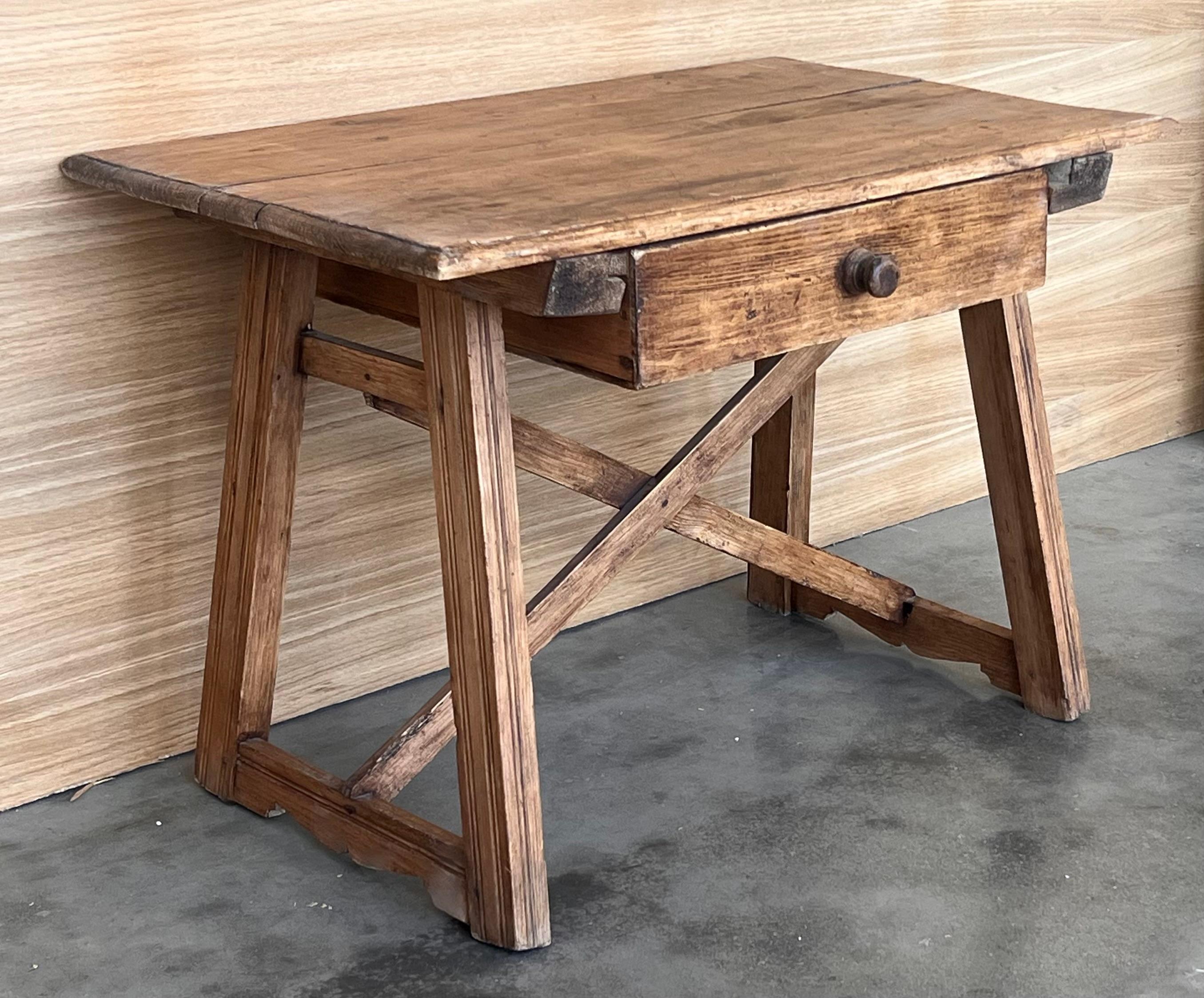 Table de travail française du début du 20e siècle avec un tiroir, années 1920 Bon état - En vente à Miami, FL